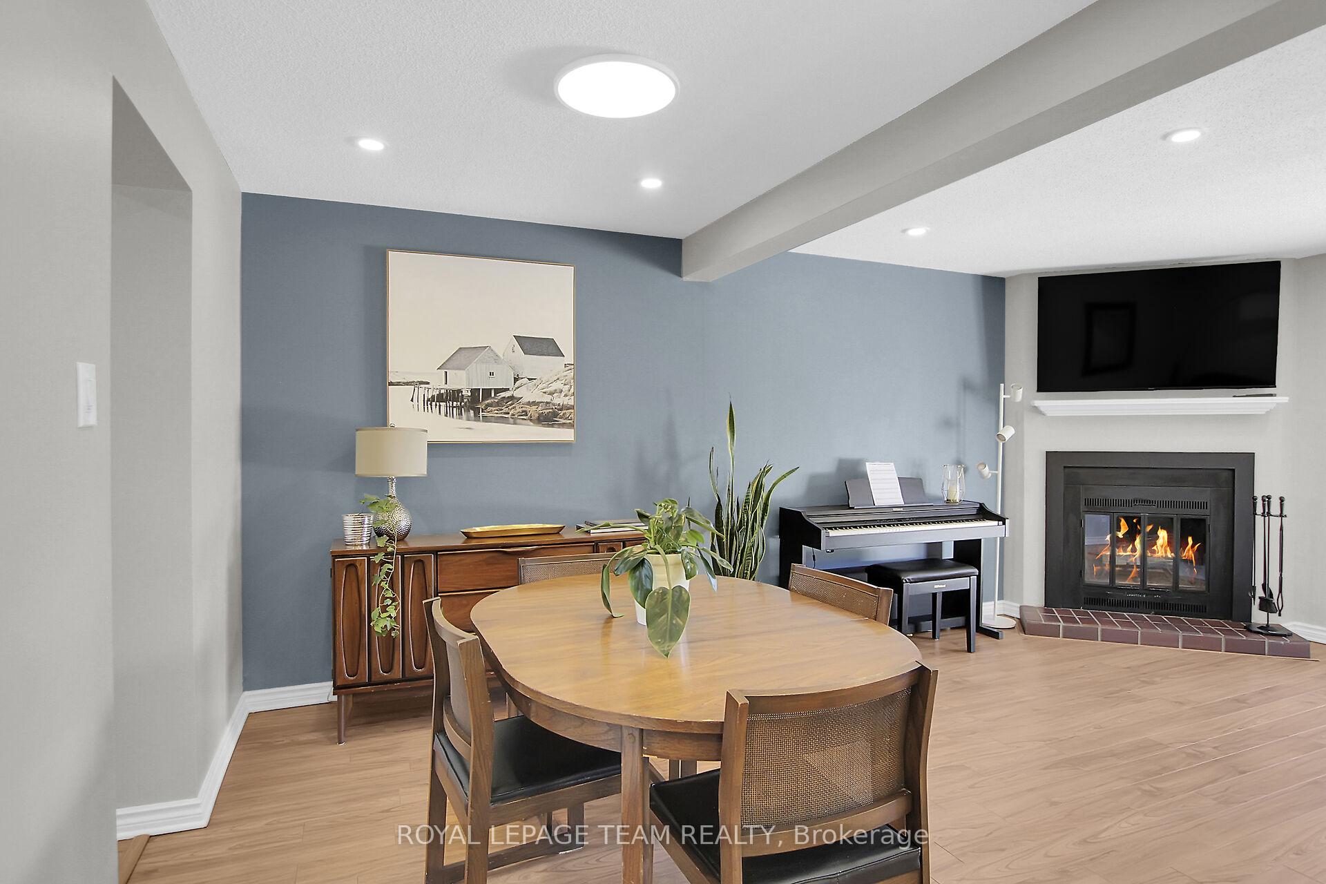Photo 9 of 25 Whelan Drive, Ottawa, Barrhaven - Pheasant Run — HOMEH