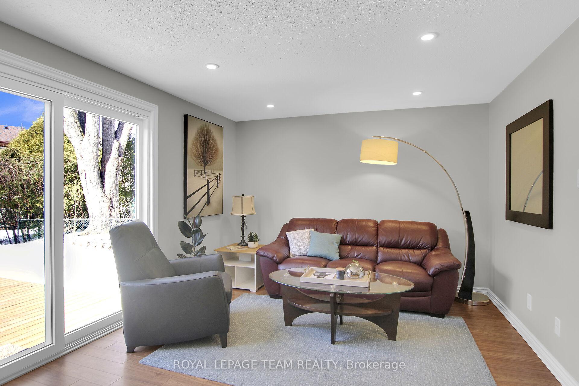 Photo 12 of 25 Whelan Drive, Ottawa, Barrhaven - Pheasant Run — HOMEH