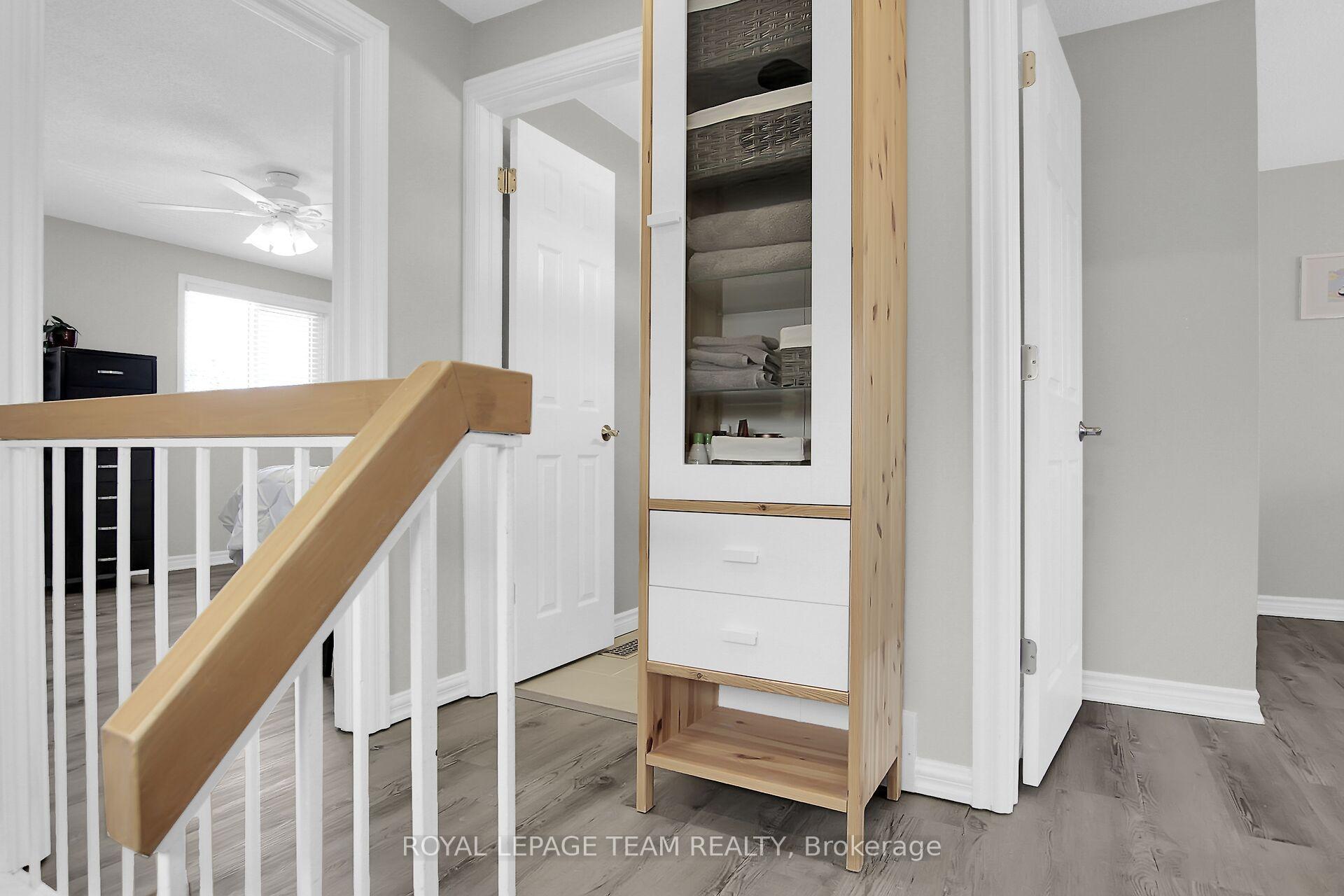 Photo 16 of 25 Whelan Drive, Ottawa, Barrhaven - Pheasant Run — HOMEH