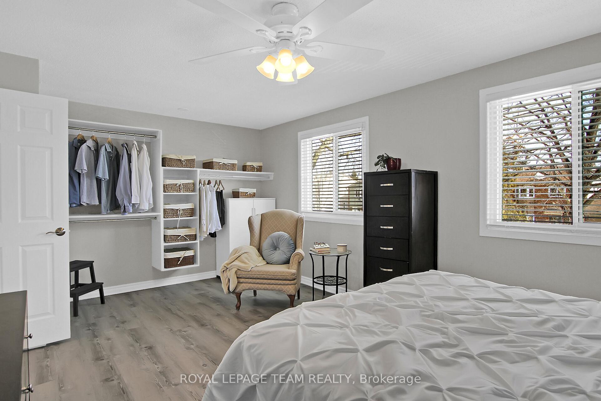 Photo 18 of 25 Whelan Drive, Ottawa, Barrhaven - Pheasant Run — HOMEH