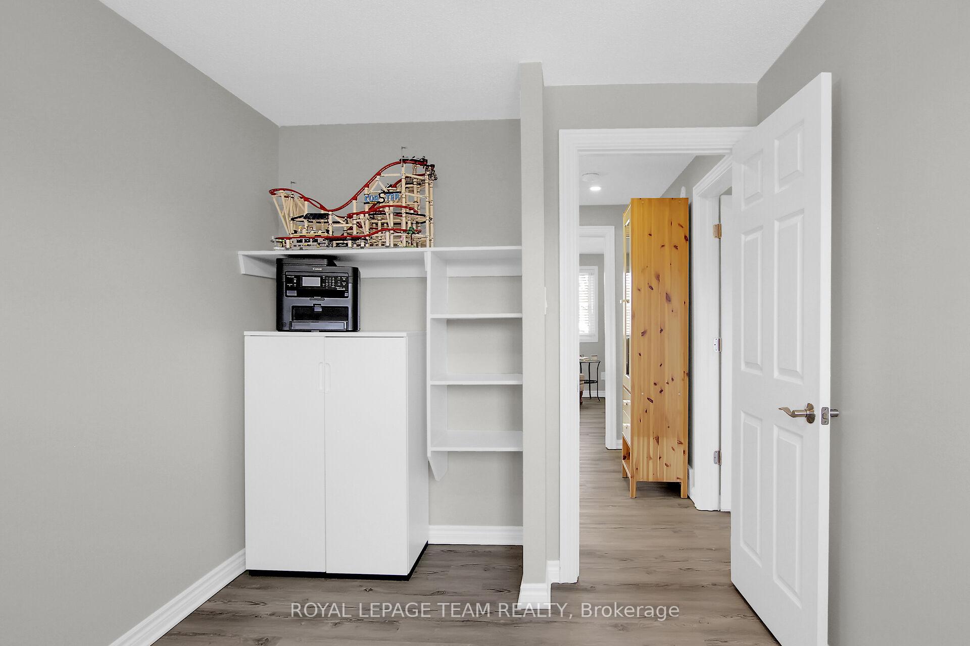 Photo 23 of 25 Whelan Drive, Ottawa, Barrhaven - Pheasant Run — HOMEH