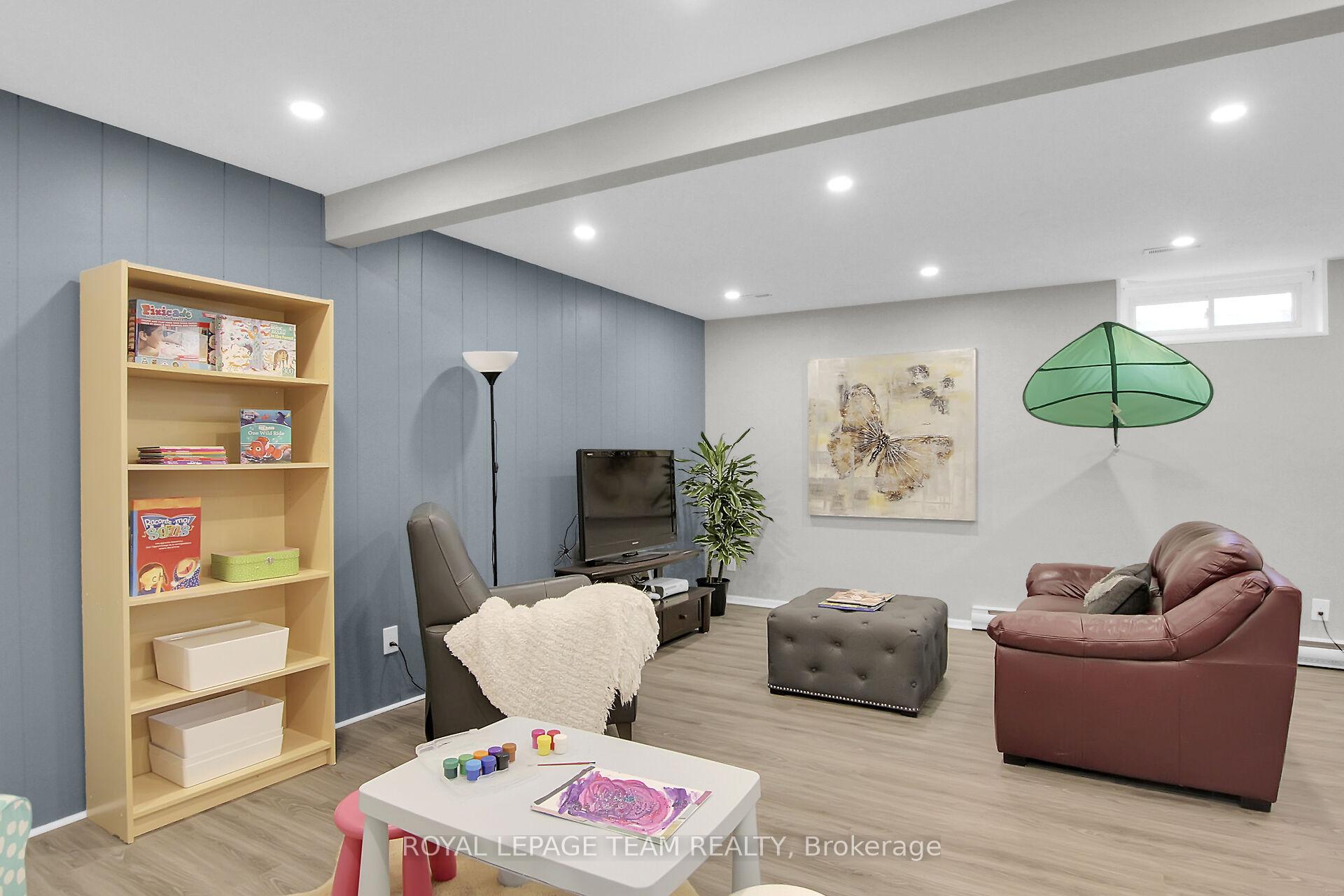 Photo 27 of 25 Whelan Drive, Ottawa, Barrhaven - Pheasant Run — HOMEH