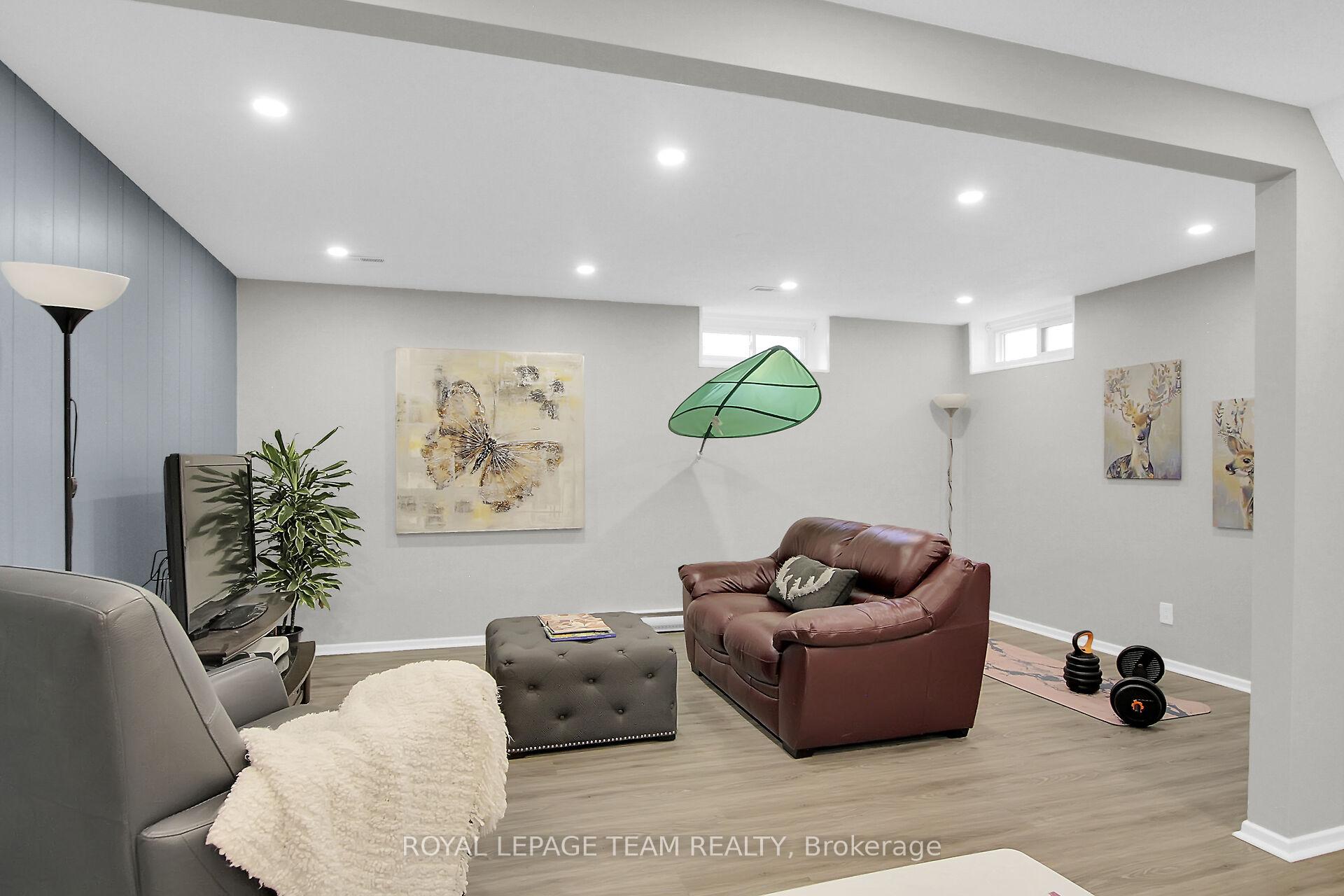 Photo 28 of 25 Whelan Drive, Ottawa, Barrhaven - Pheasant Run — HOMEH
