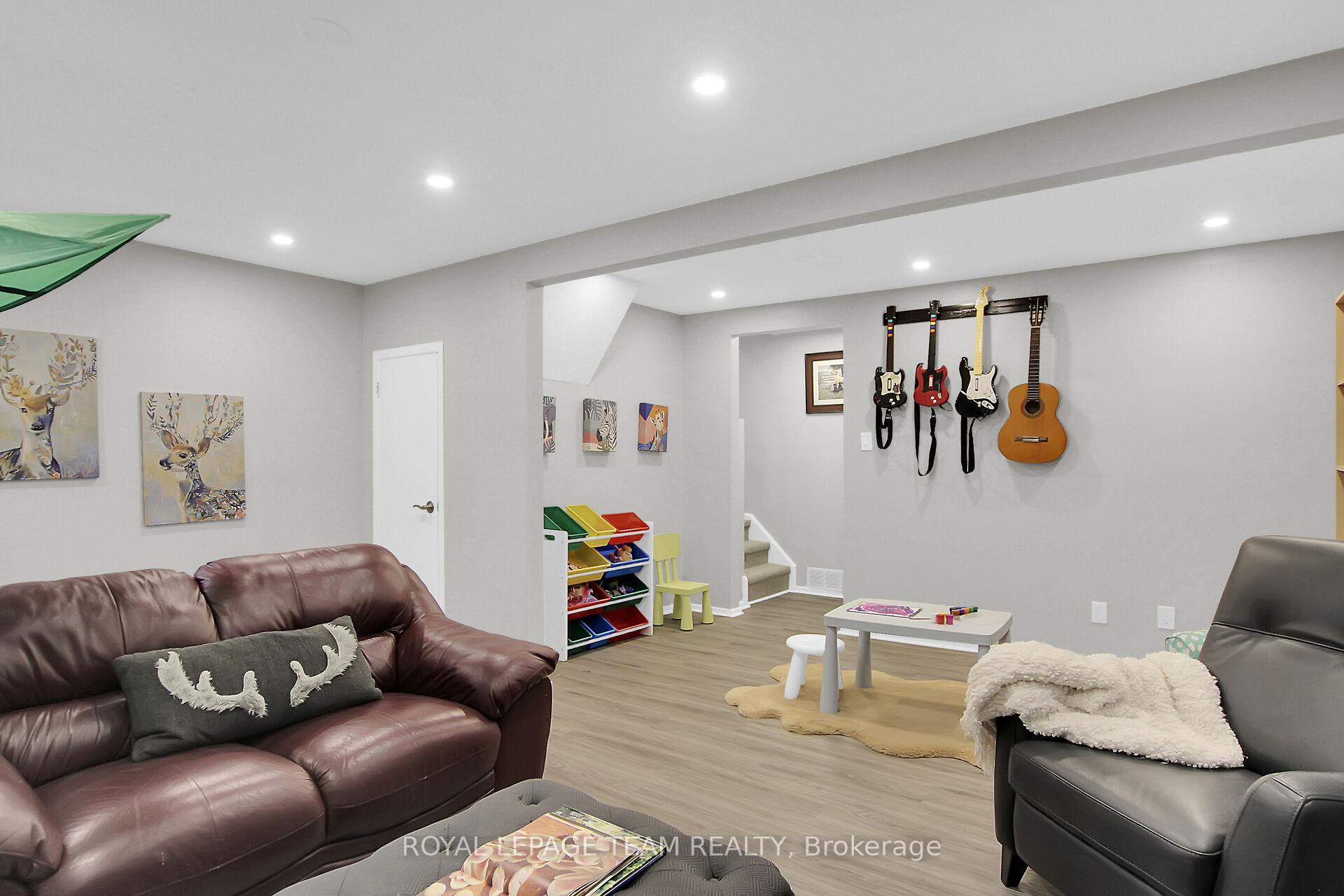 Photo 29 of 25 Whelan Drive, Ottawa, Barrhaven - Pheasant Run — HOMEH