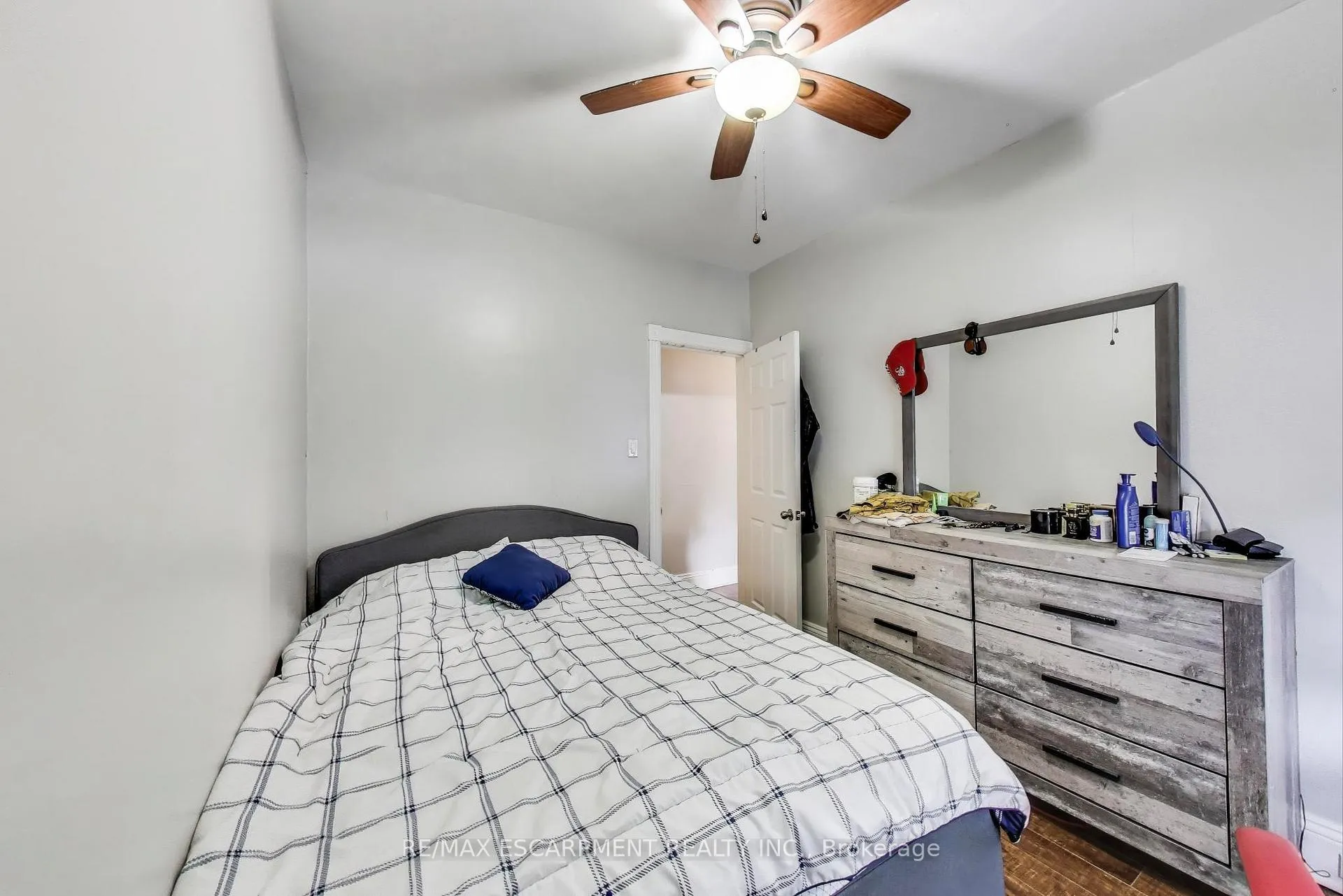 Photo 15 of 8 Madison Avenue, Hamilton, Gibson — HOMEH