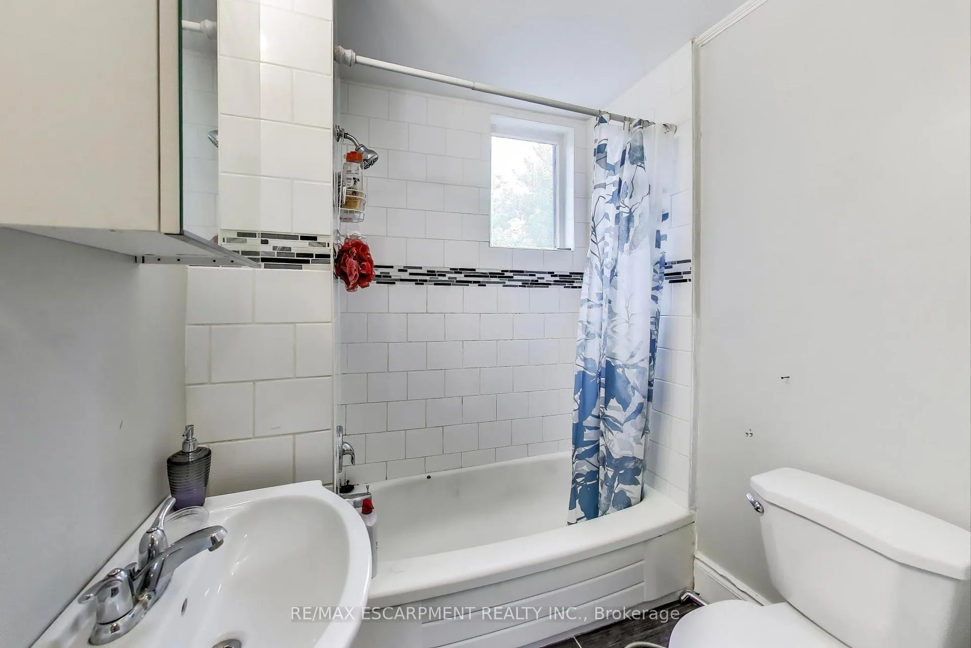 Photo 16 of 8 Madison Avenue, Hamilton, Gibson — HOMEH