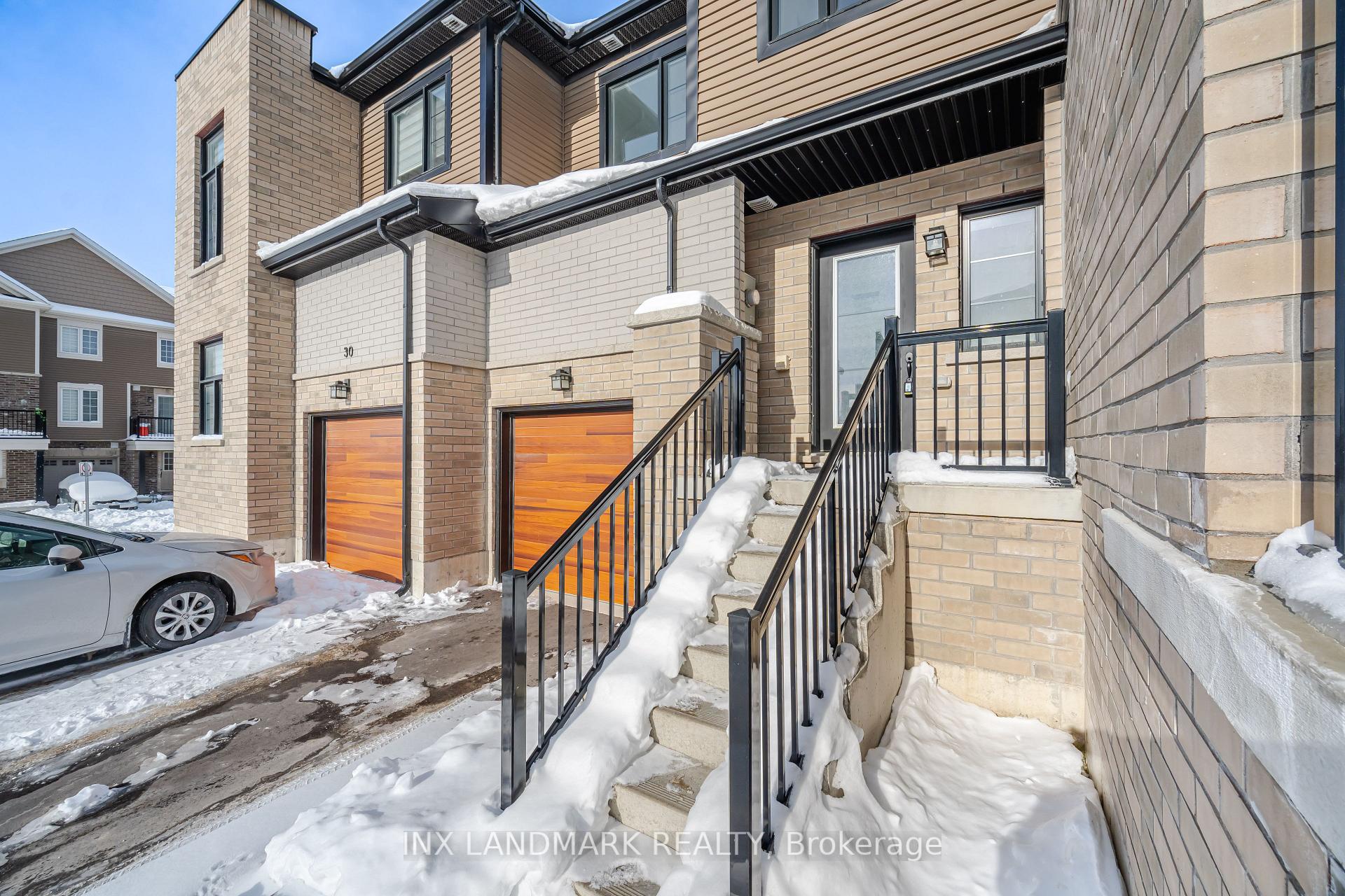 Photo 3 of 28 Wheatfield Road, Barrie, Rural Barrie Southeast — HOMEH