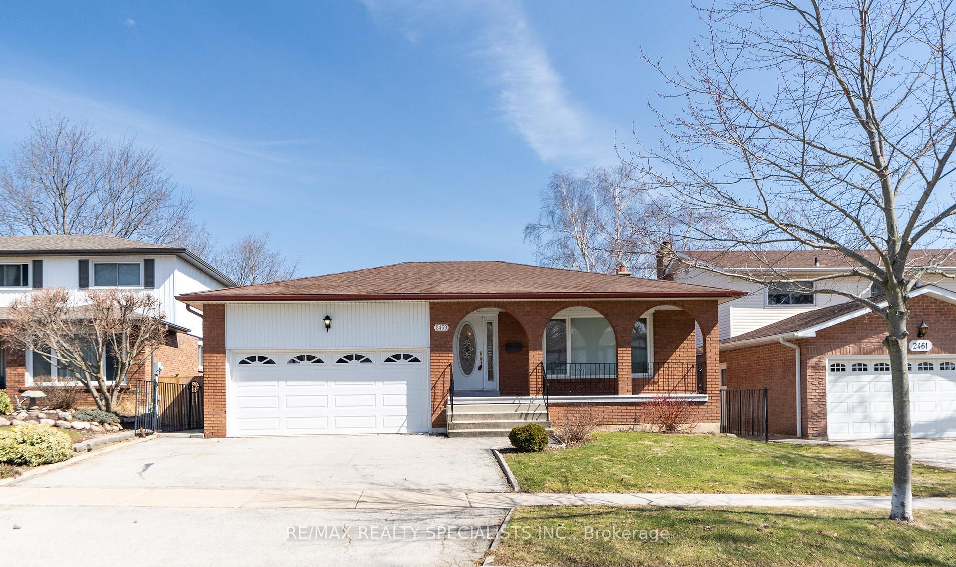Photo 2 of 2459 Sinclair Circle, Burlington, Brant Hills — HOMEH