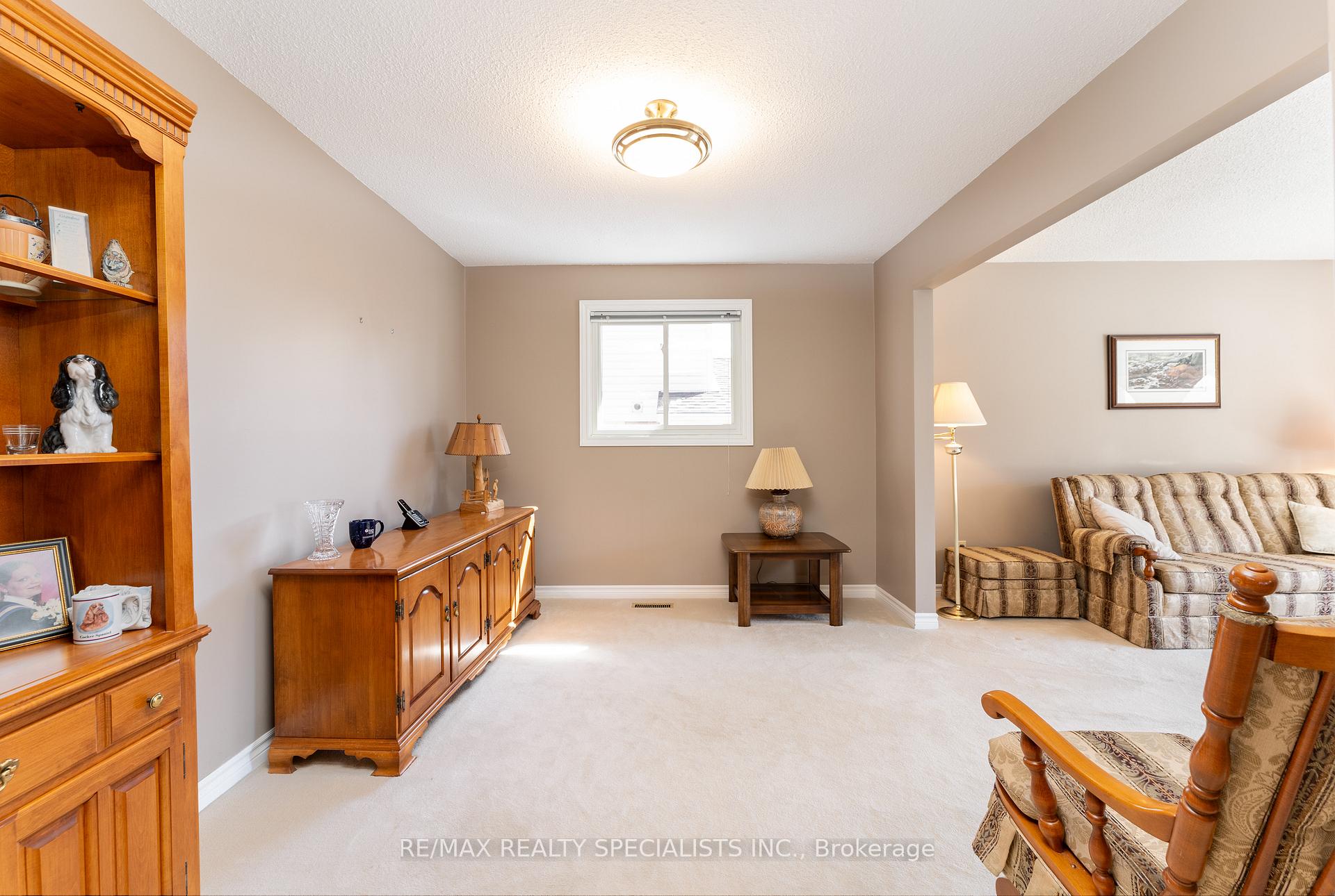 Photo 10 of 2459 Sinclair Circle, Burlington, Brant Hills — HOMEH