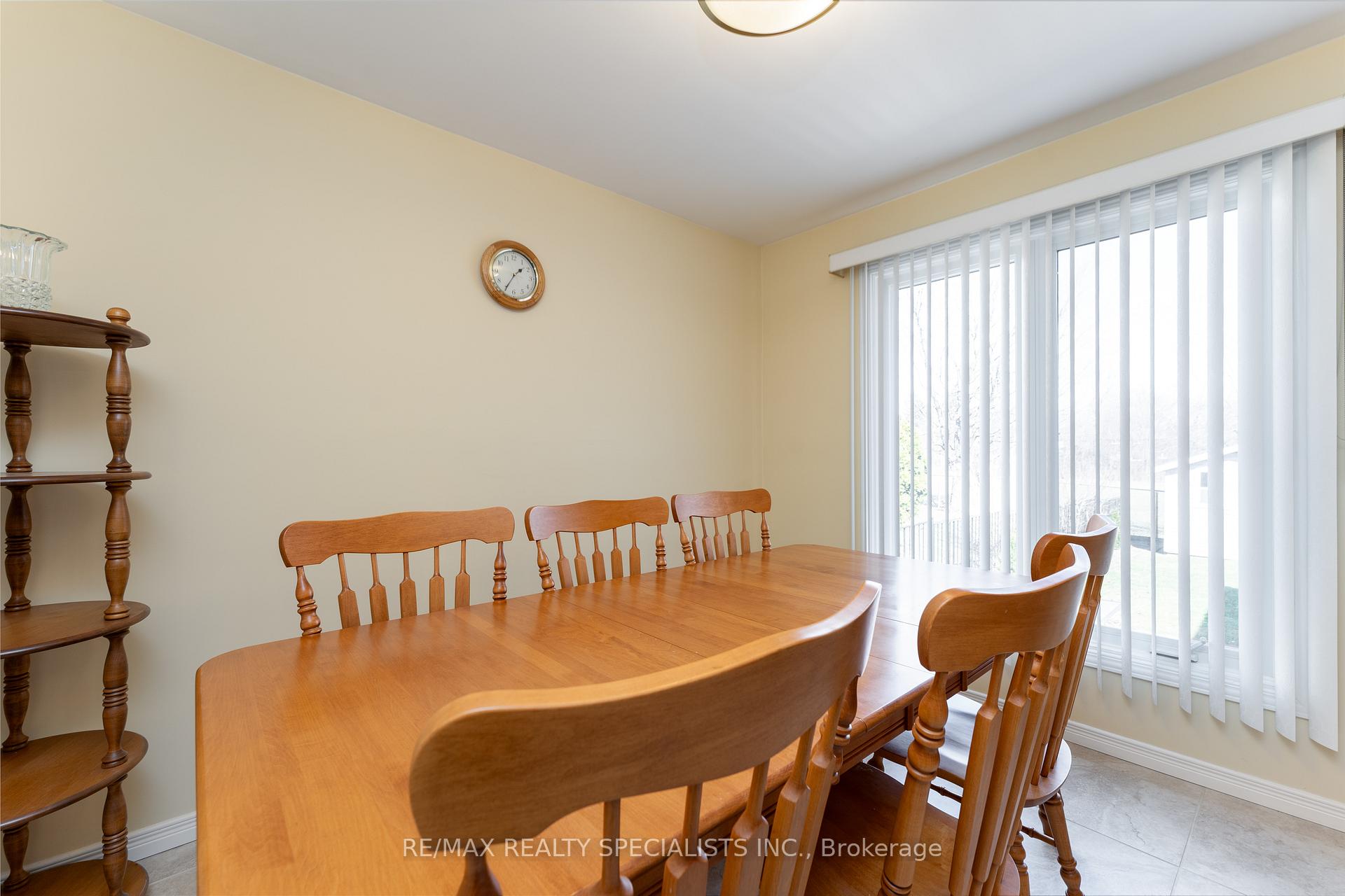 Photo 14 of 2459 Sinclair Circle, Burlington, Brant Hills — HOMEH