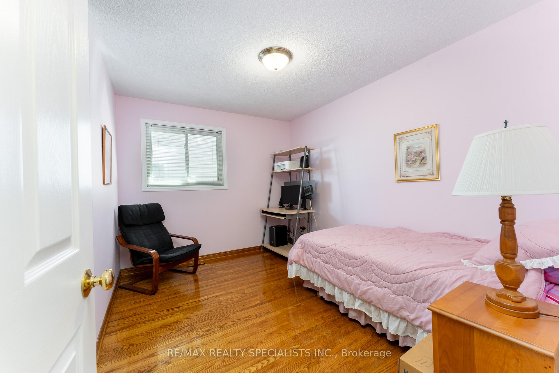 Photo 17 of 2459 Sinclair Circle, Burlington, Brant Hills — HOMEH