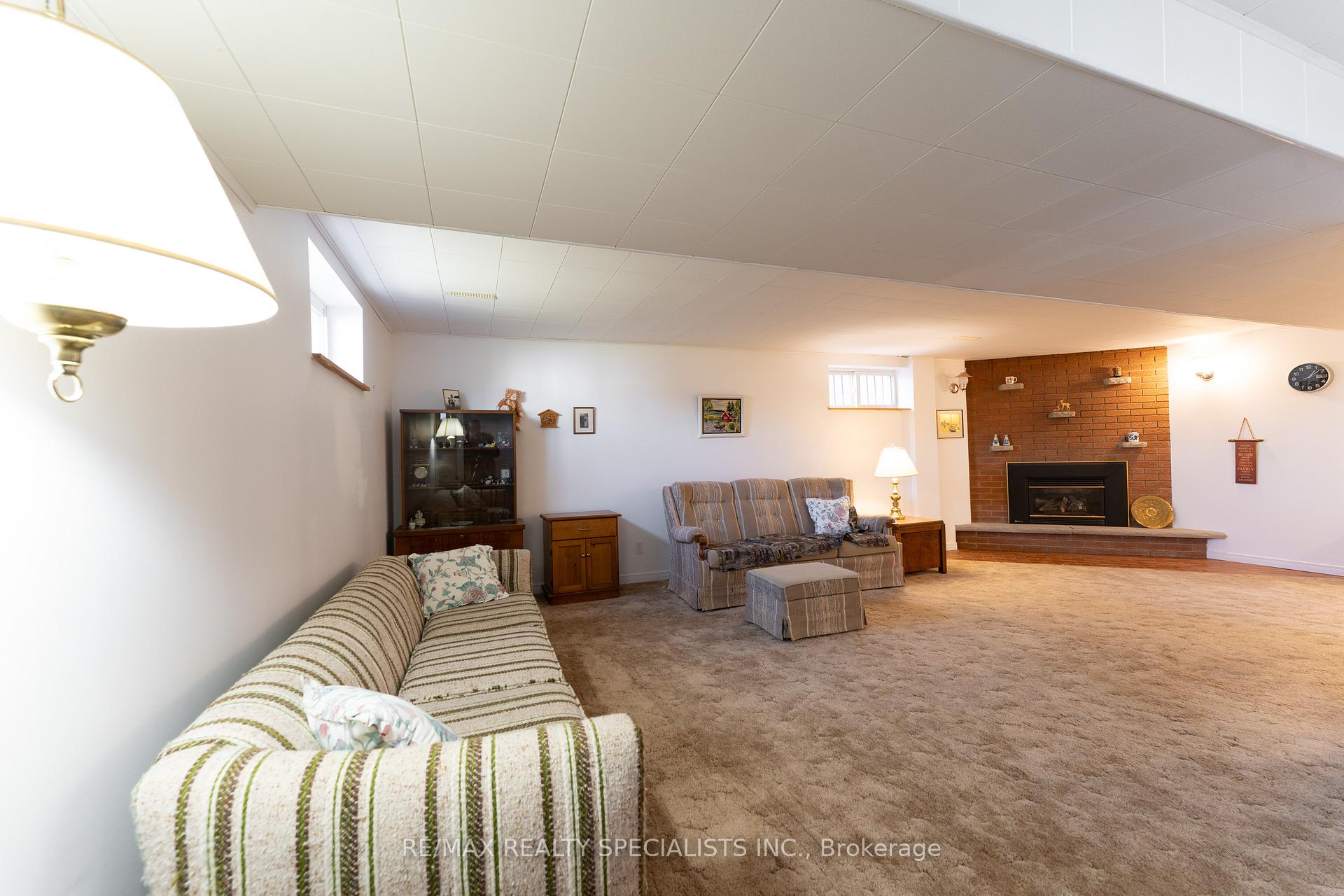 Photo 29 of 2459 Sinclair Circle, Burlington, Brant Hills — HOMEH