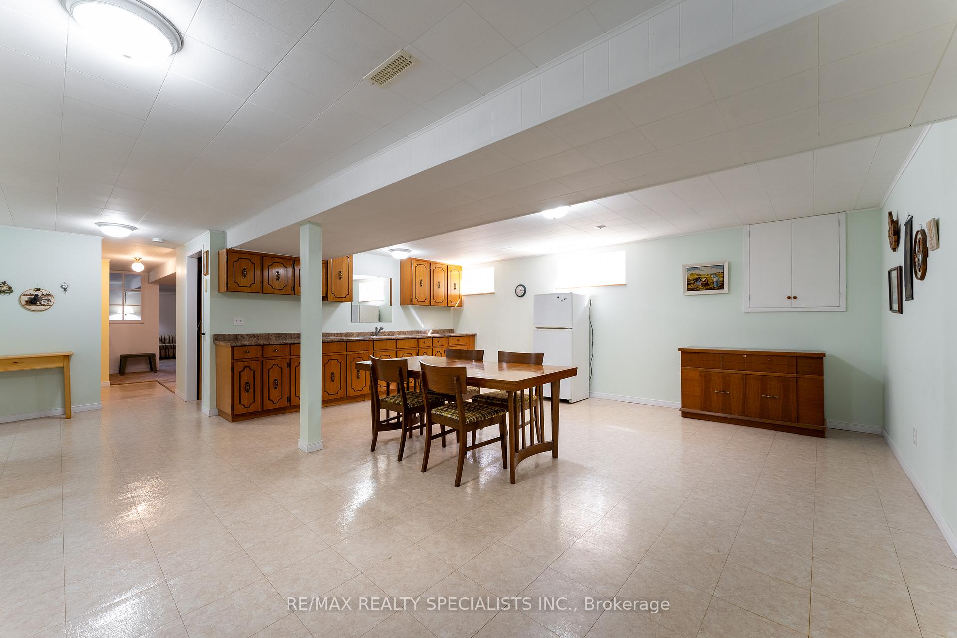 Photo 42 of 2459 Sinclair Circle, Burlington, Brant Hills — HOMEH