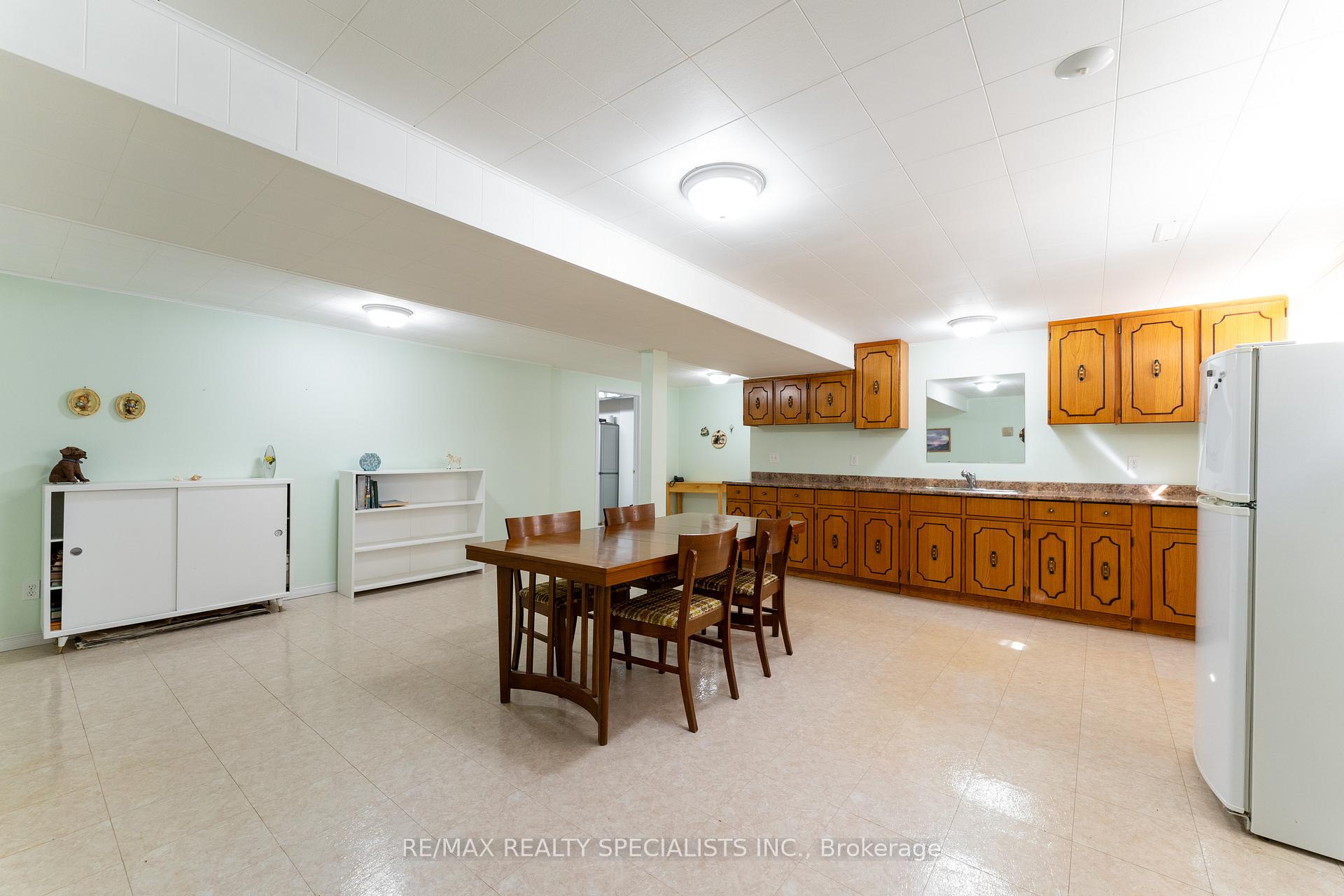 Photo 43 of 2459 Sinclair Circle, Burlington, Brant Hills — HOMEH