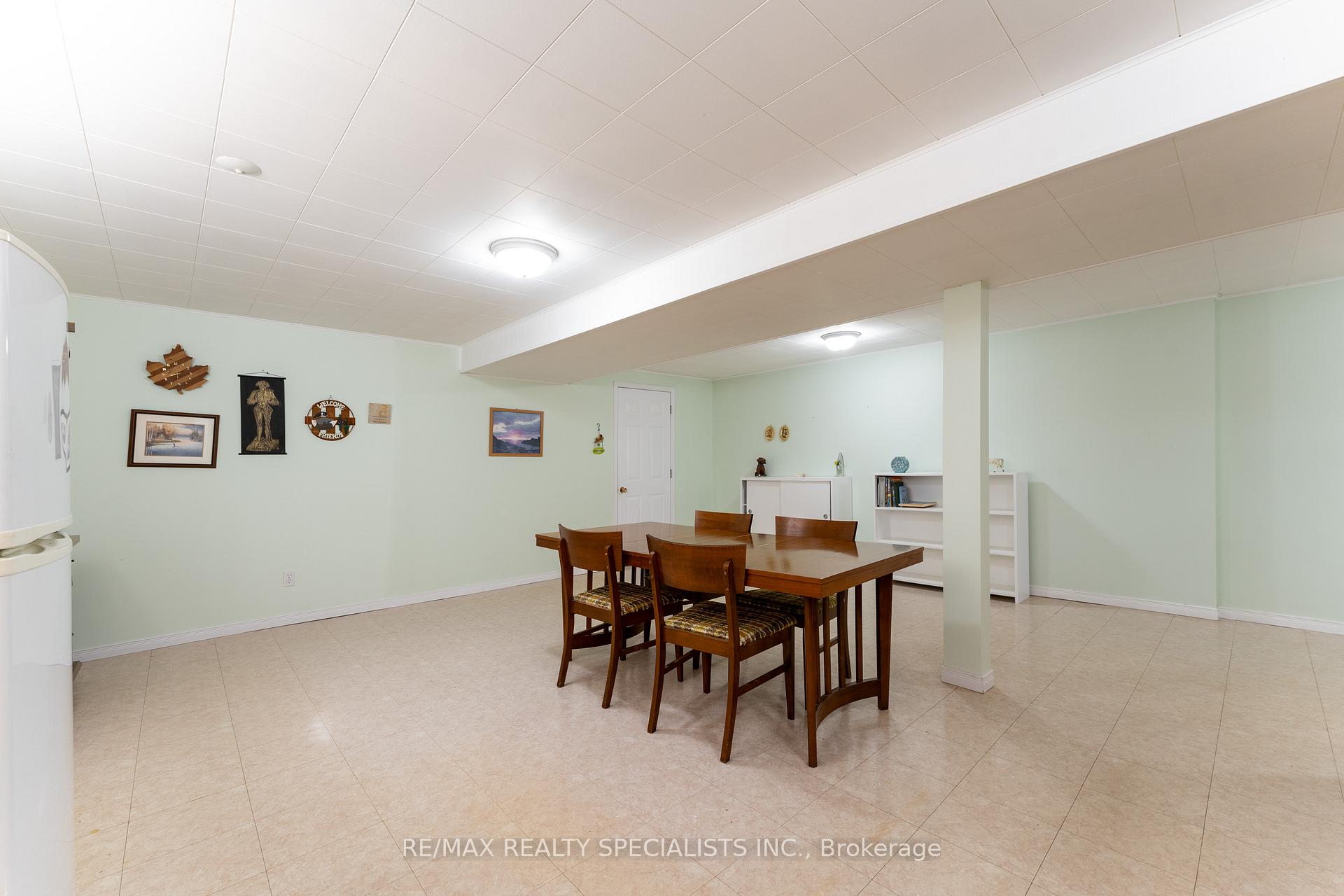 Photo 44 of 2459 Sinclair Circle, Burlington, Brant Hills — HOMEH