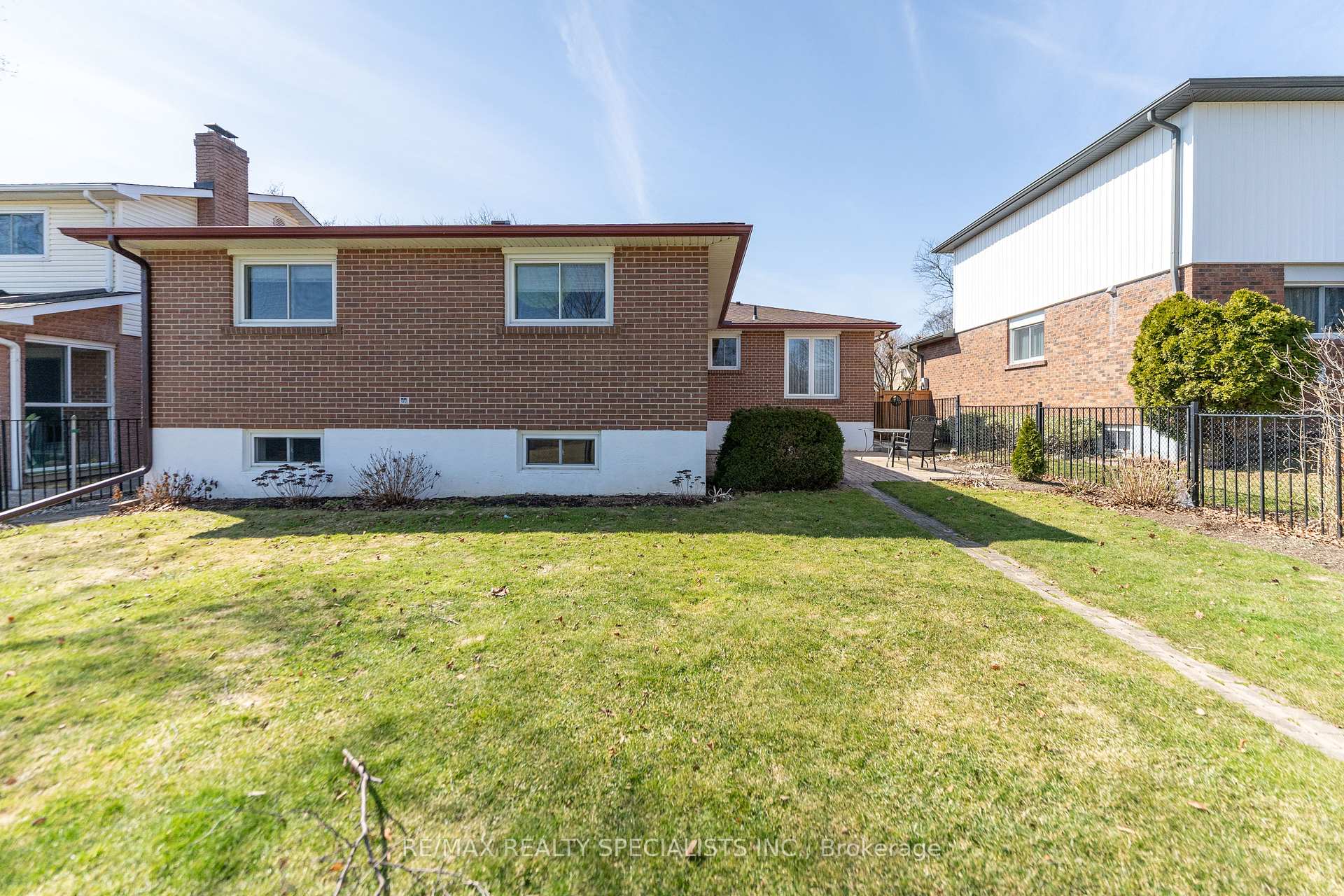 Photo 48 of 2459 Sinclair Circle, Burlington, Brant Hills — HOMEH