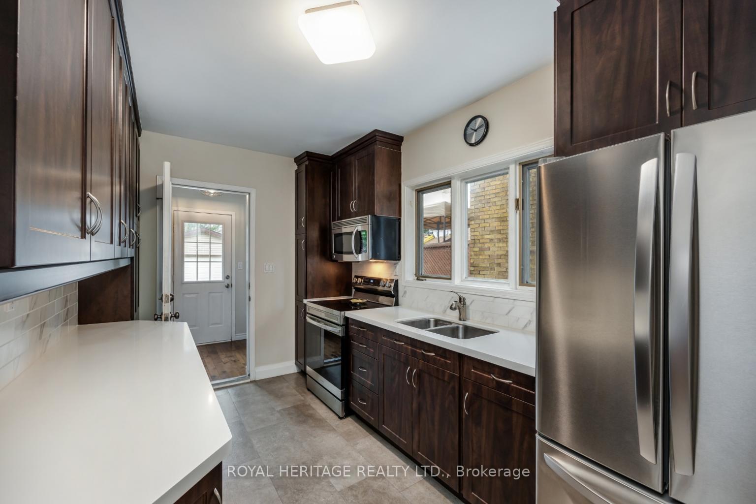 Photo 10 of 231 Eulalie Avenue, Oshawa, Central — HOMEH