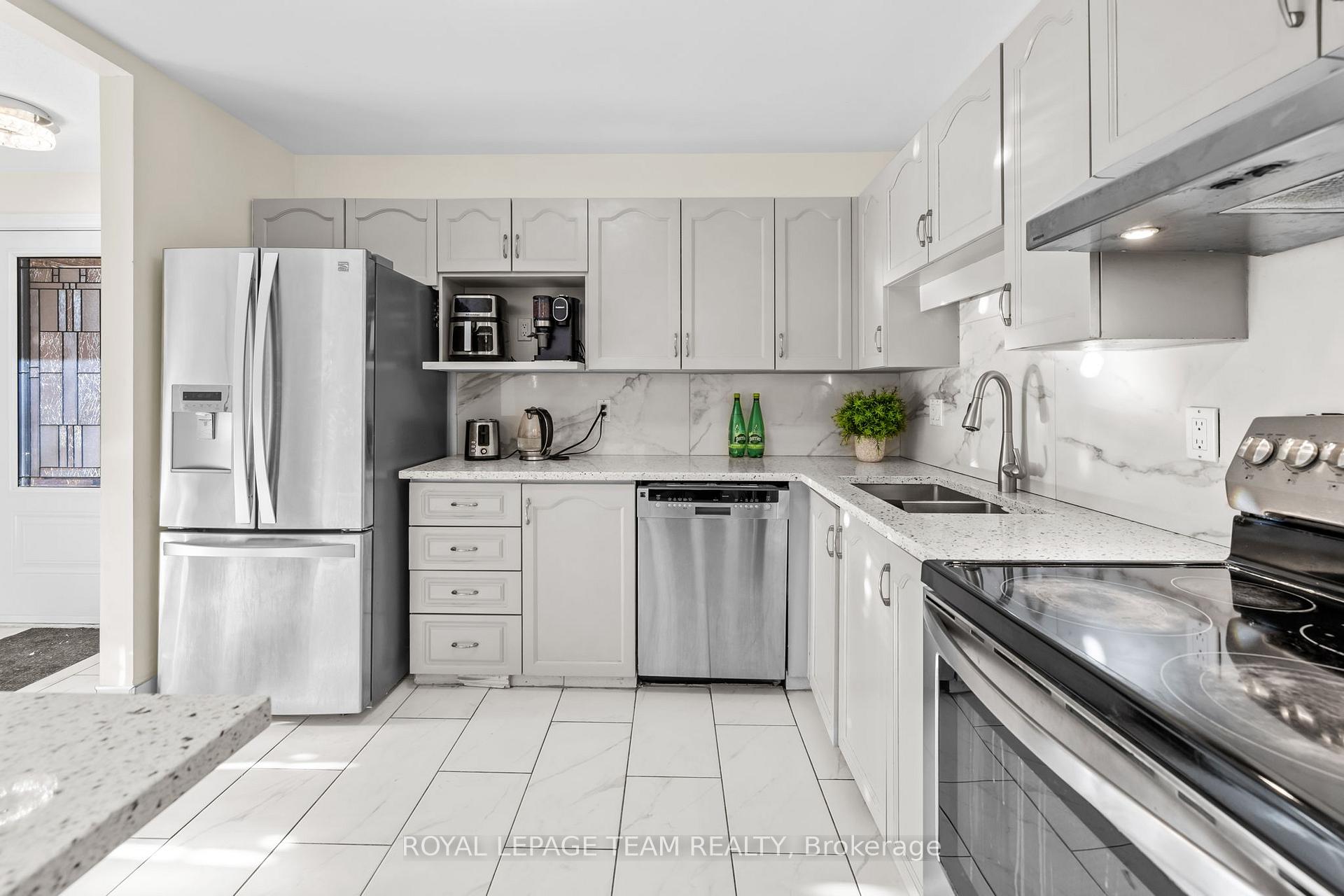 Photo 3 of 142 Markland Crescent, Ottawa, Barrhaven East — HOMEH
