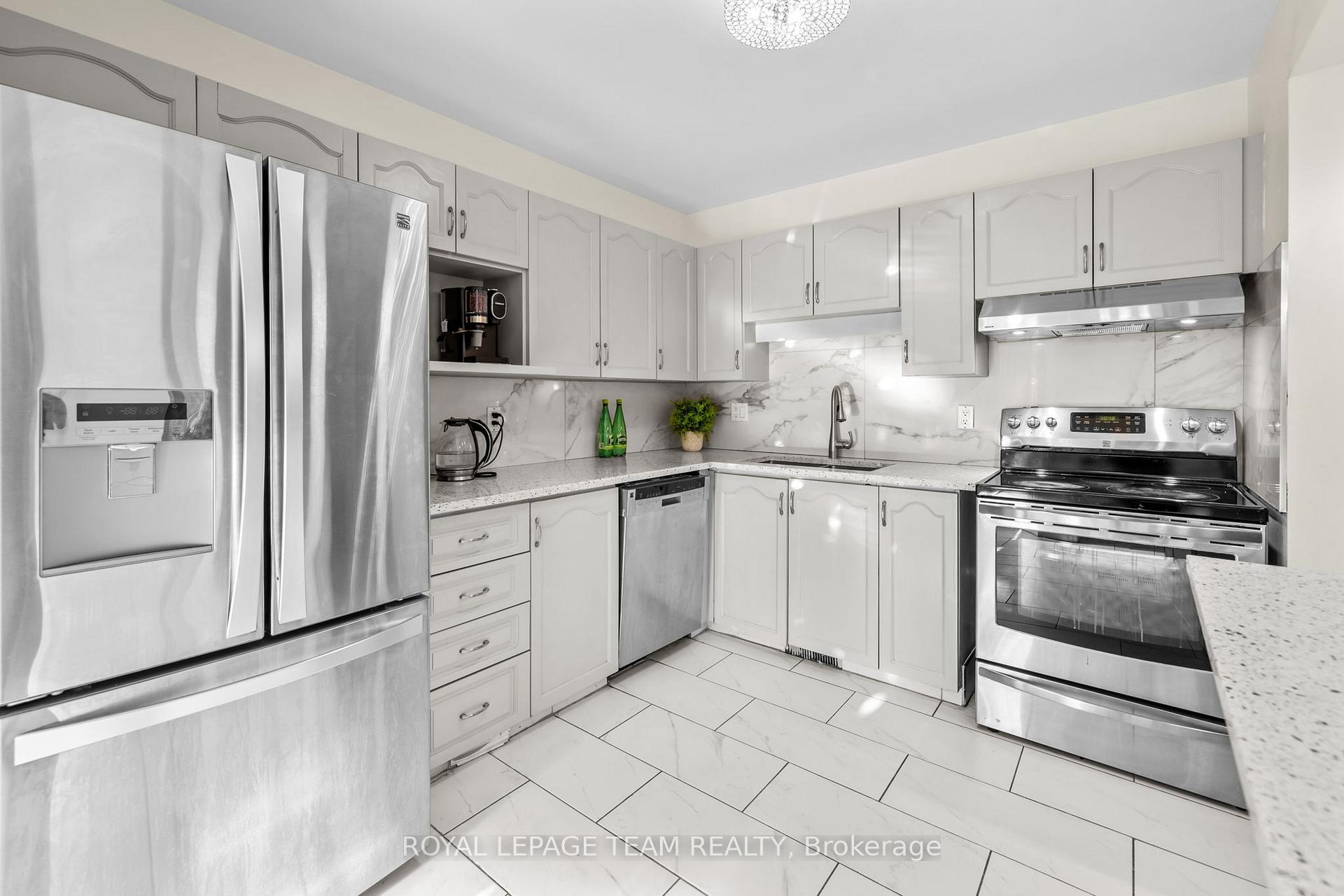 Photo 5 of 142 Markland Crescent, Ottawa, Barrhaven East — HOMEH