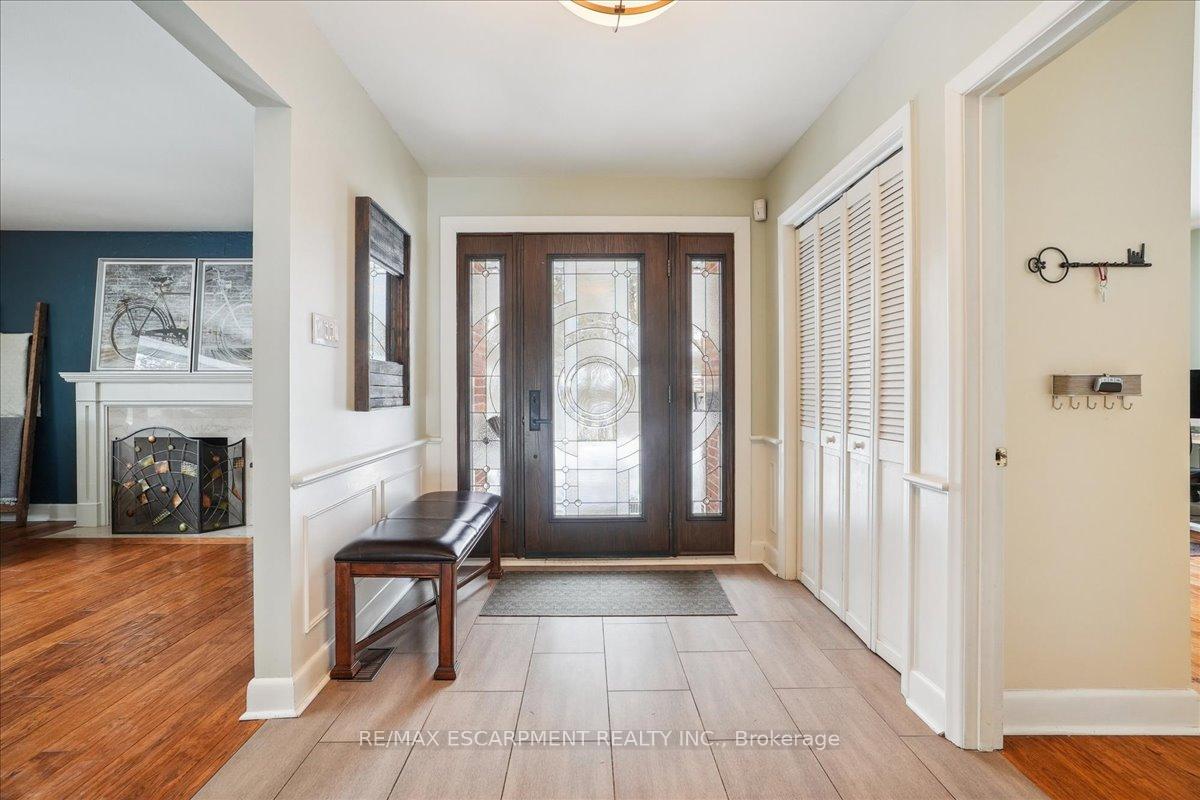 Photo 3 of 300 Shoreview Road, Burlington, LaSalle — HOMEH