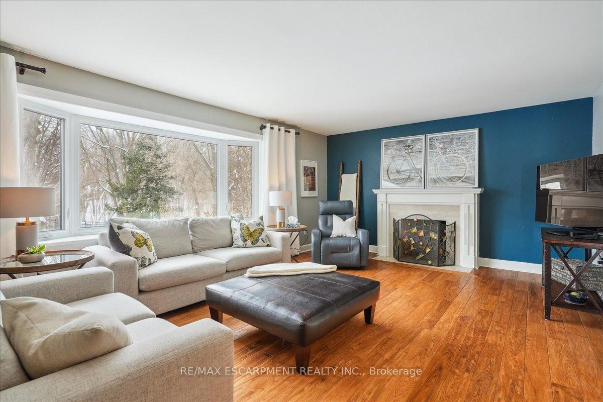 Photo 5 of 300 Shoreview Road, Burlington, LaSalle — HOMEH