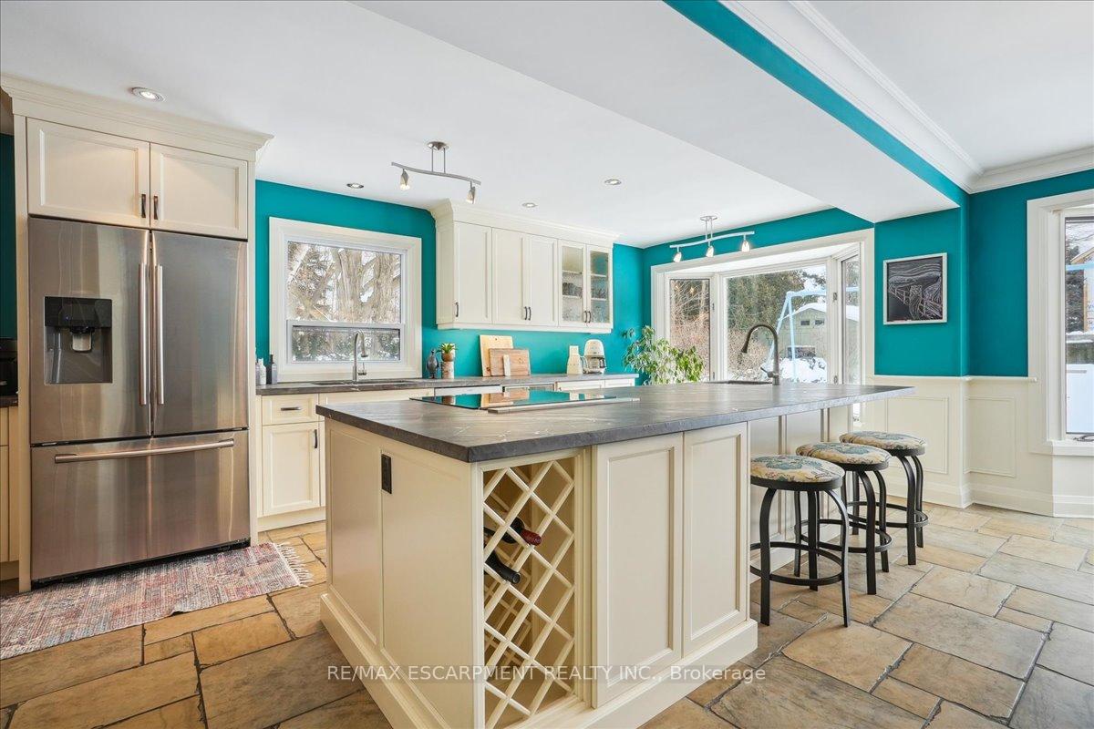 Photo 10 of 300 Shoreview Road, Burlington, LaSalle — HOMEH