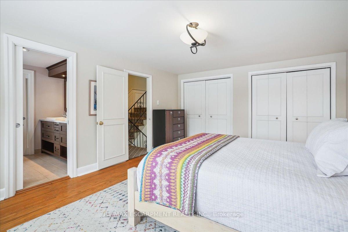 Photo 18 of 300 Shoreview Road, Burlington, LaSalle — HOMEH