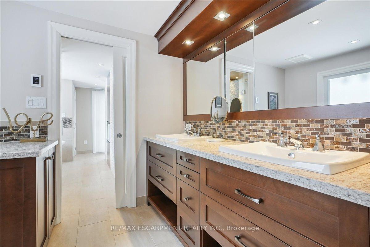 Photo 19 of 300 Shoreview Road, Burlington, LaSalle — HOMEH
