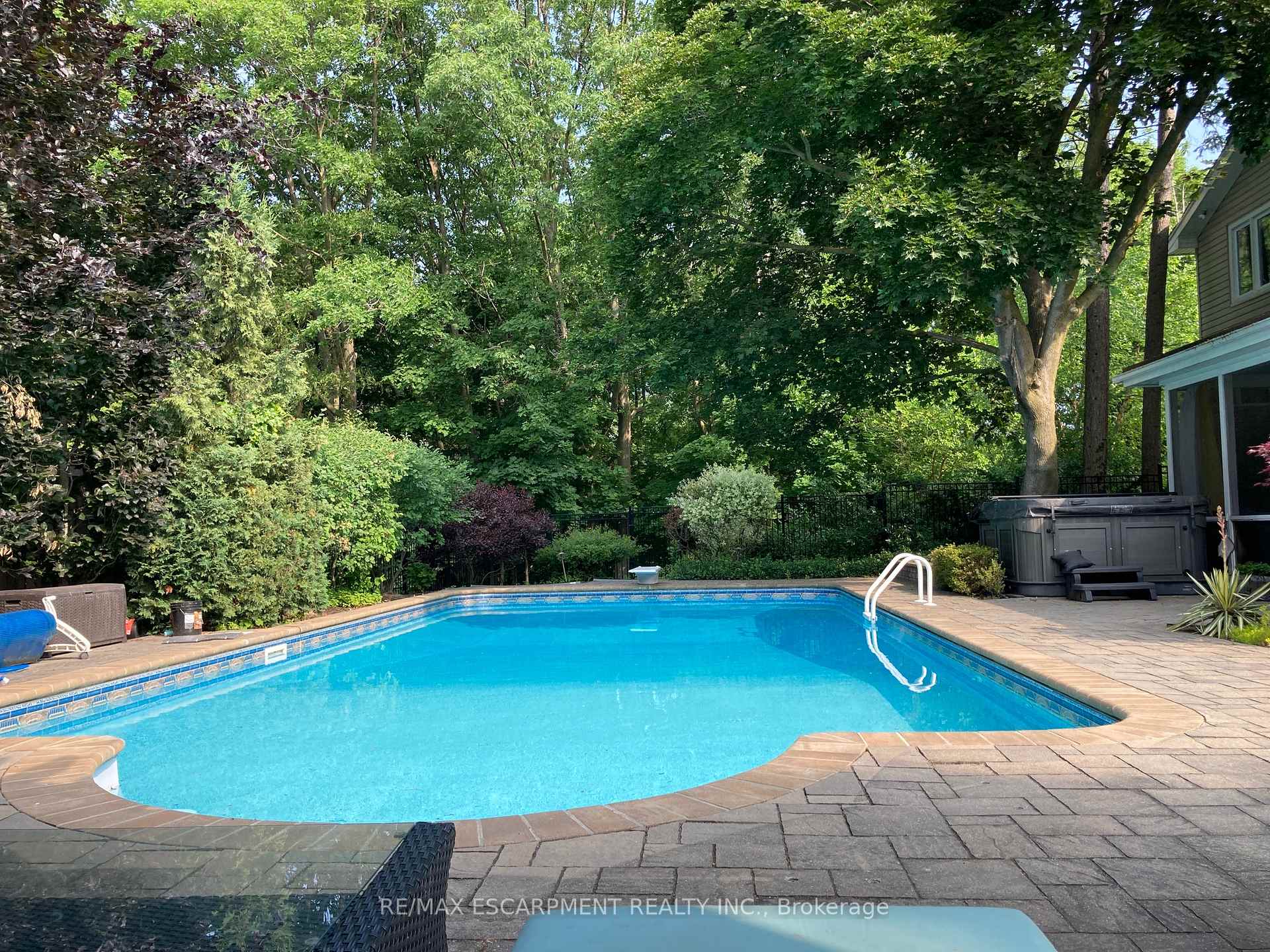 Photo 45 of 300 Shoreview Road, Burlington, LaSalle — HOMEH