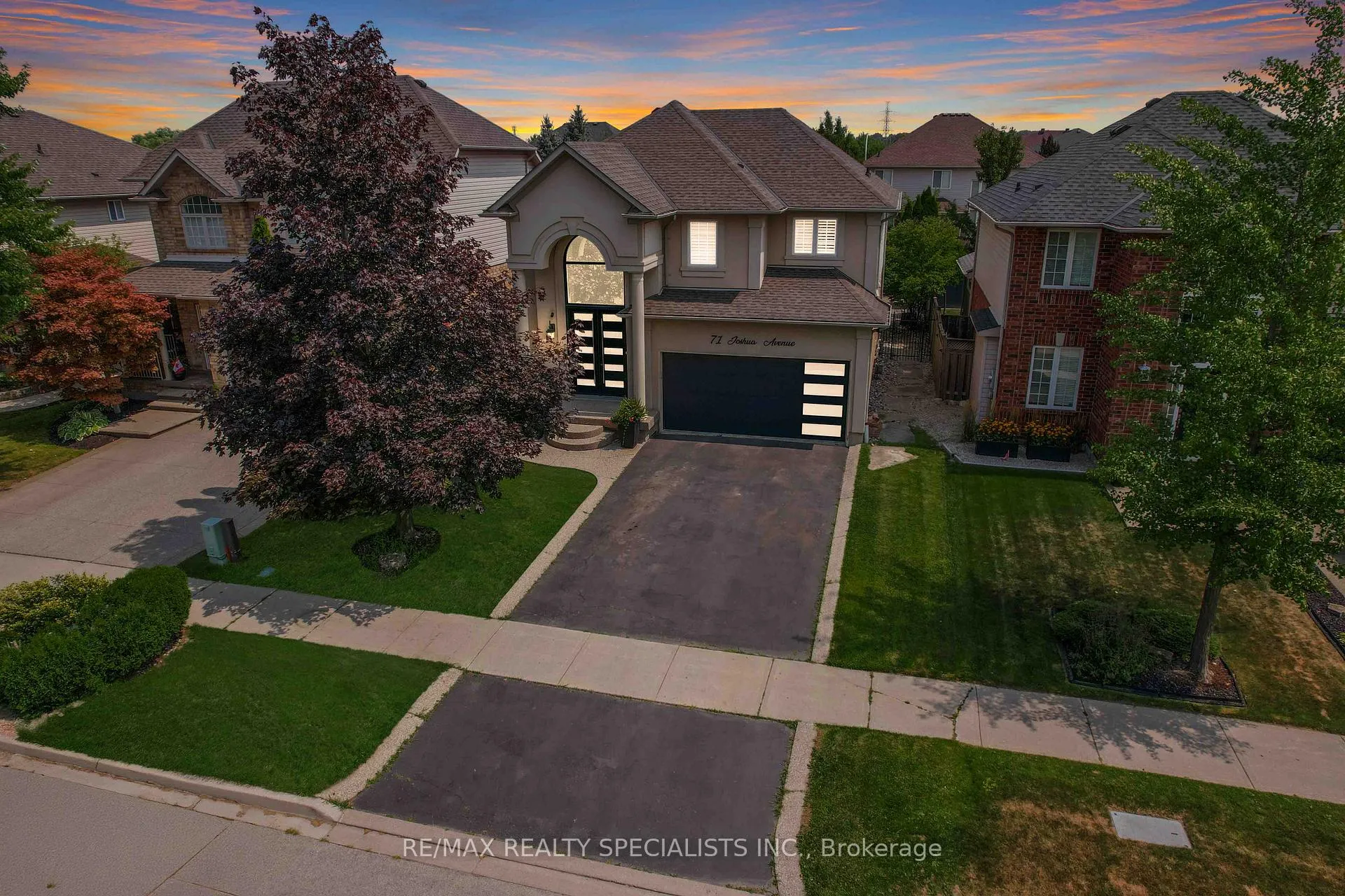 Photo 2 of 71 Joshua Avenue, Hamilton, Meadowlands — HOMEH