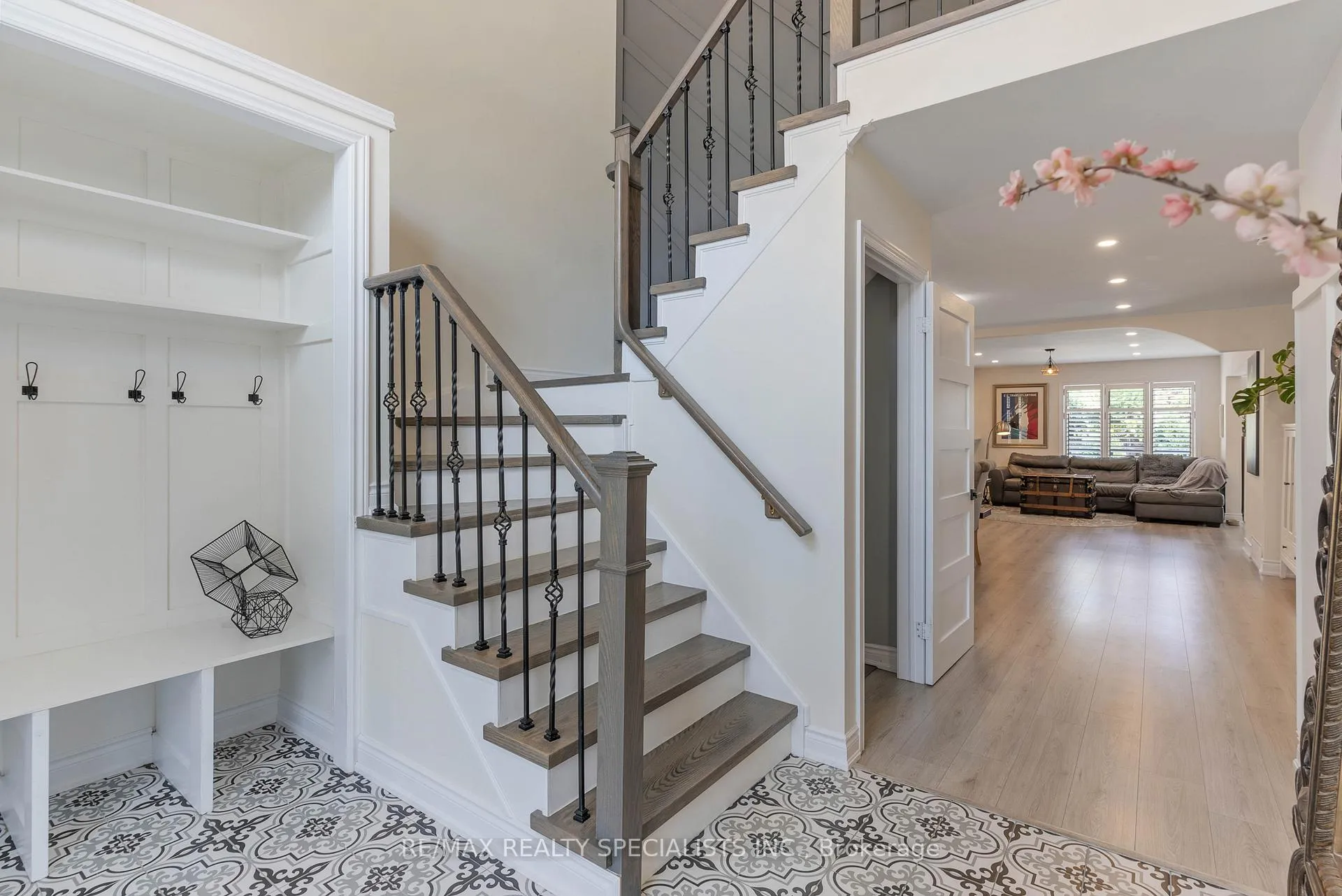 Photo 6 of 71 Joshua Avenue, Hamilton, Meadowlands — HOMEH