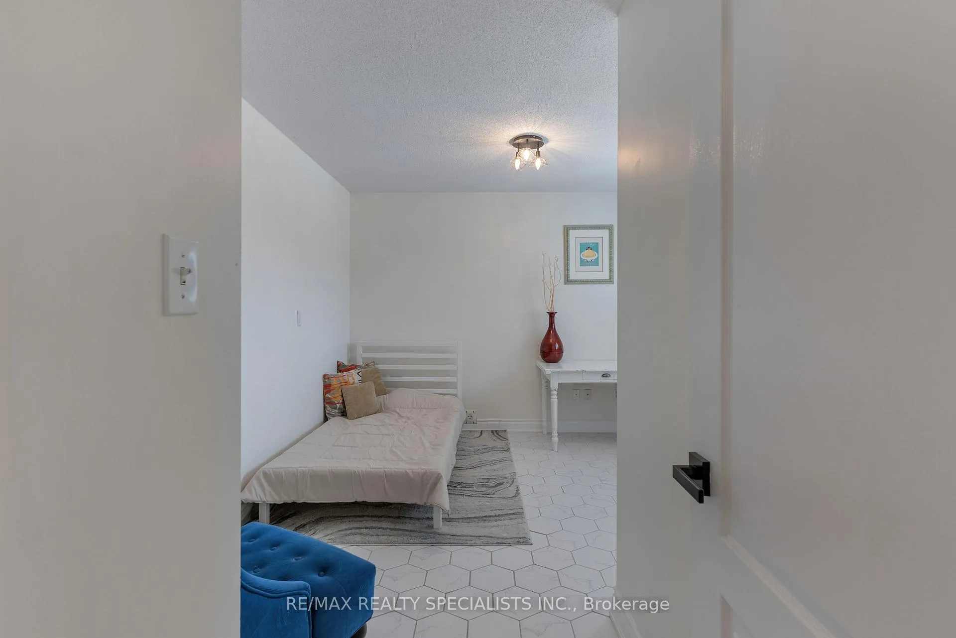 Photo 25 of 71 Joshua Avenue, Hamilton, Meadowlands — HOMEH