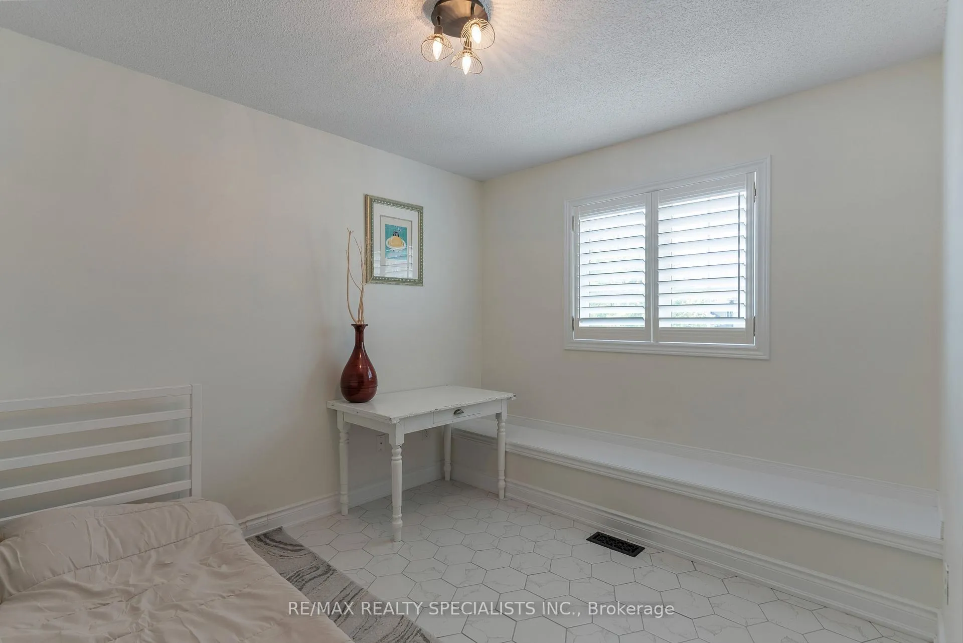 Photo 26 of 71 Joshua Avenue, Hamilton, Meadowlands — HOMEH