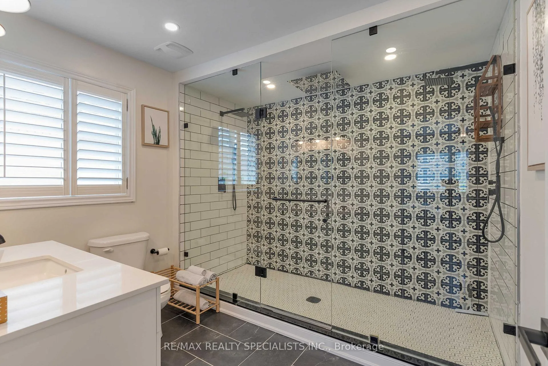 Photo 35 of 71 Joshua Avenue, Hamilton, Meadowlands — HOMEH