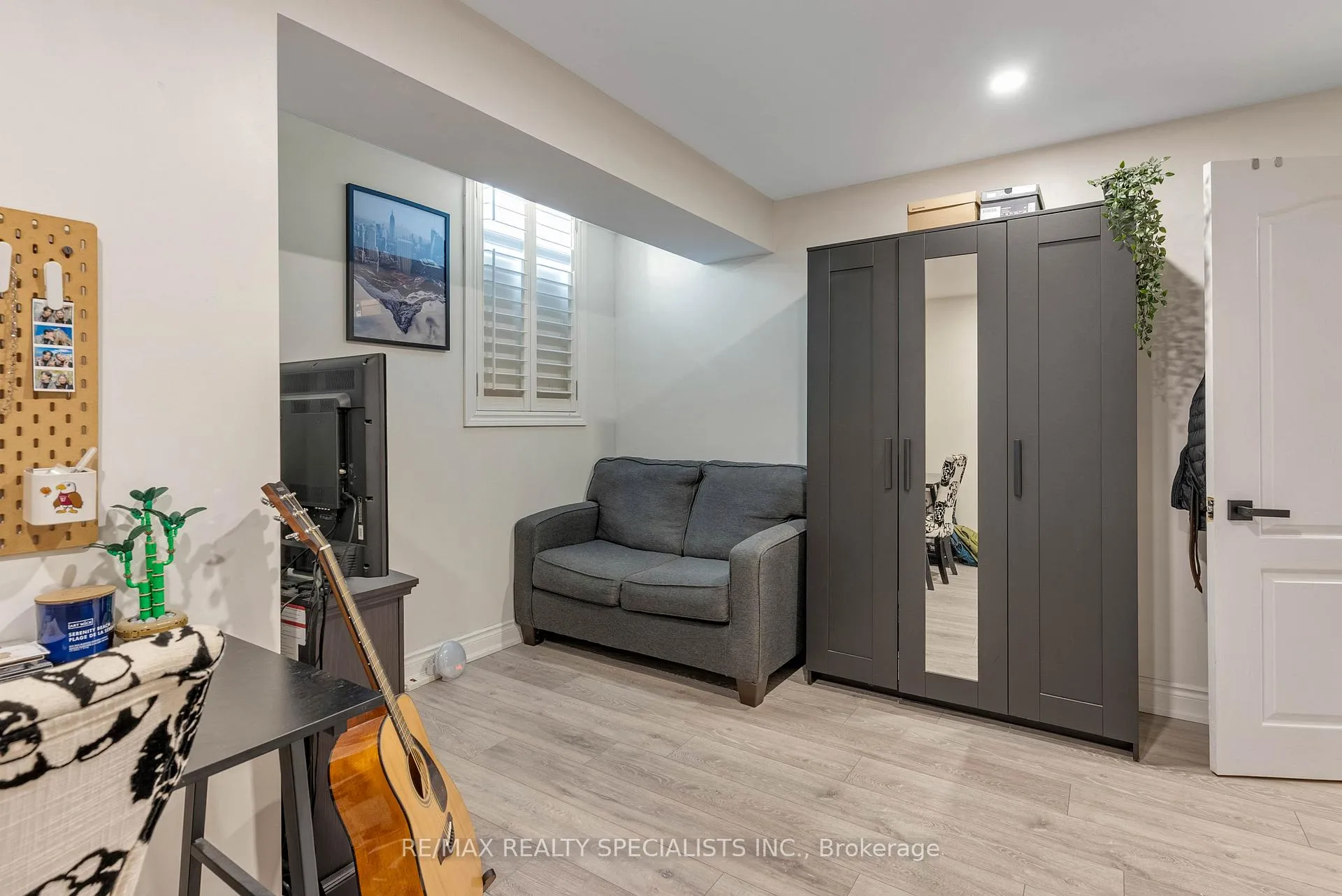 Photo 42 of 71 Joshua Avenue, Hamilton, Meadowlands — HOMEH