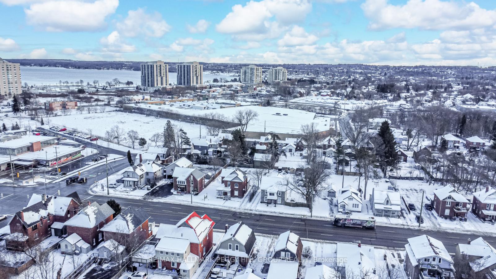 Photo 2 of 183 Dunlop Street W, Barrie, Queen's Park — HOMEH