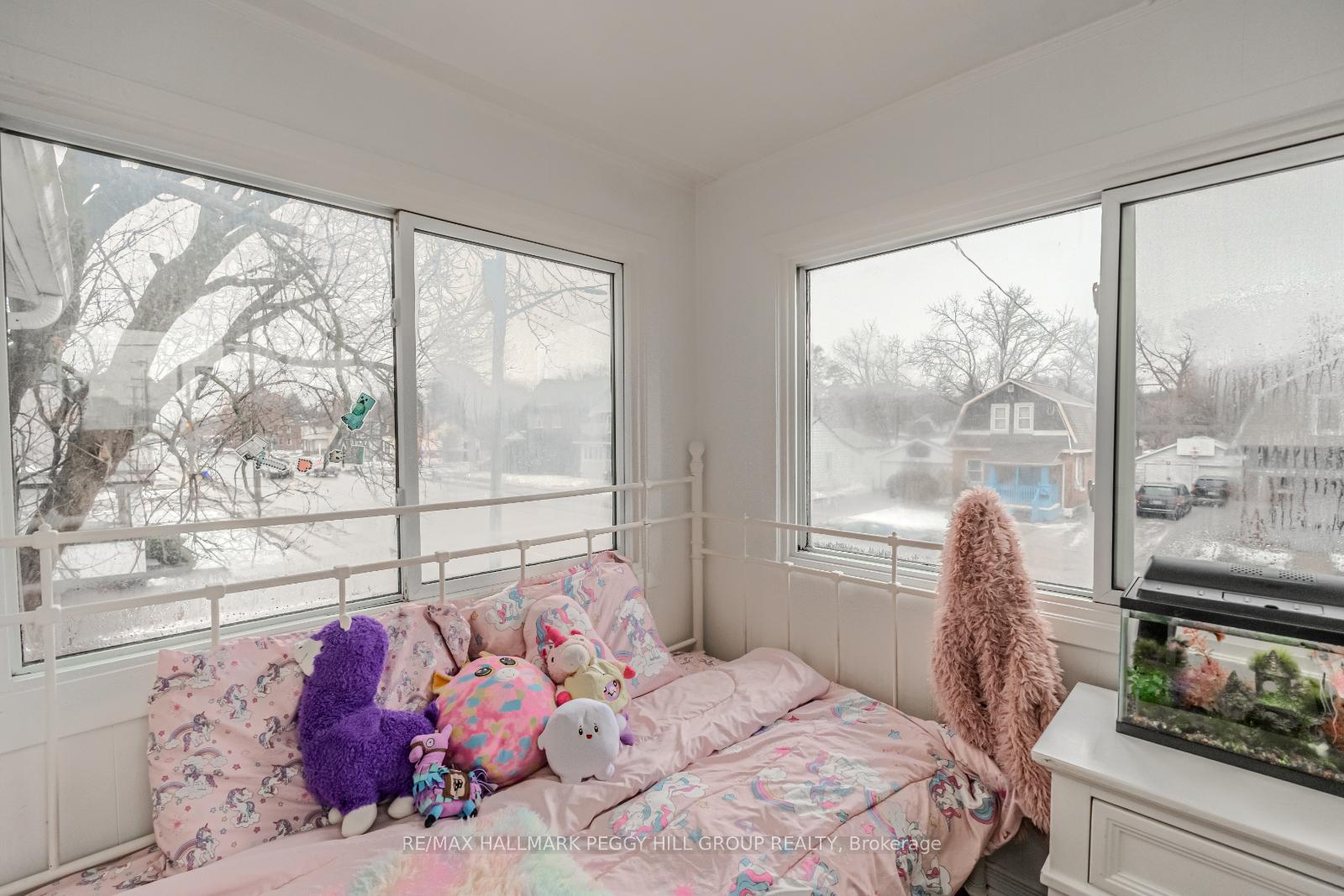Photo 12 of 183 Dunlop Street W, Barrie, Queen's Park — HOMEH