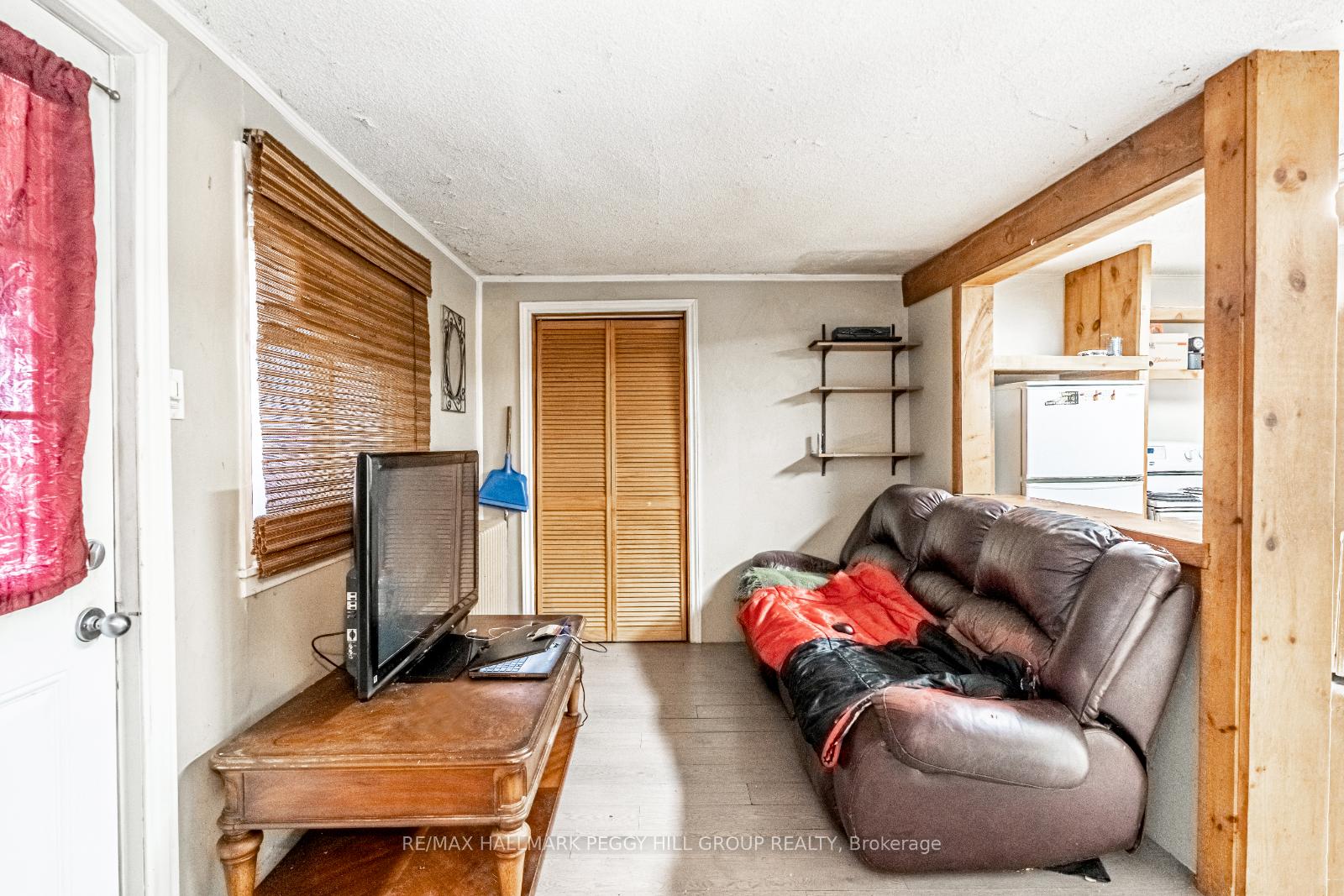 Photo 15 of 183 Dunlop Street W, Barrie, Queen's Park — HOMEH