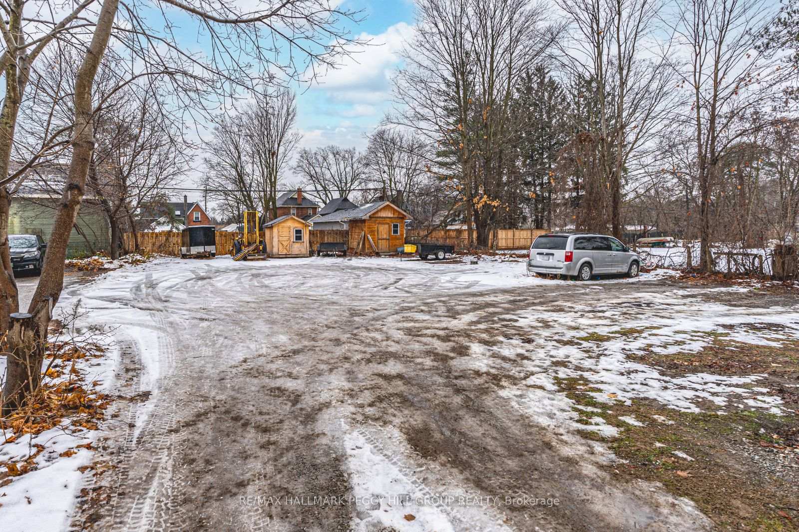 Photo 18 of 183 Dunlop Street W, Barrie, Queen's Park — HOMEH