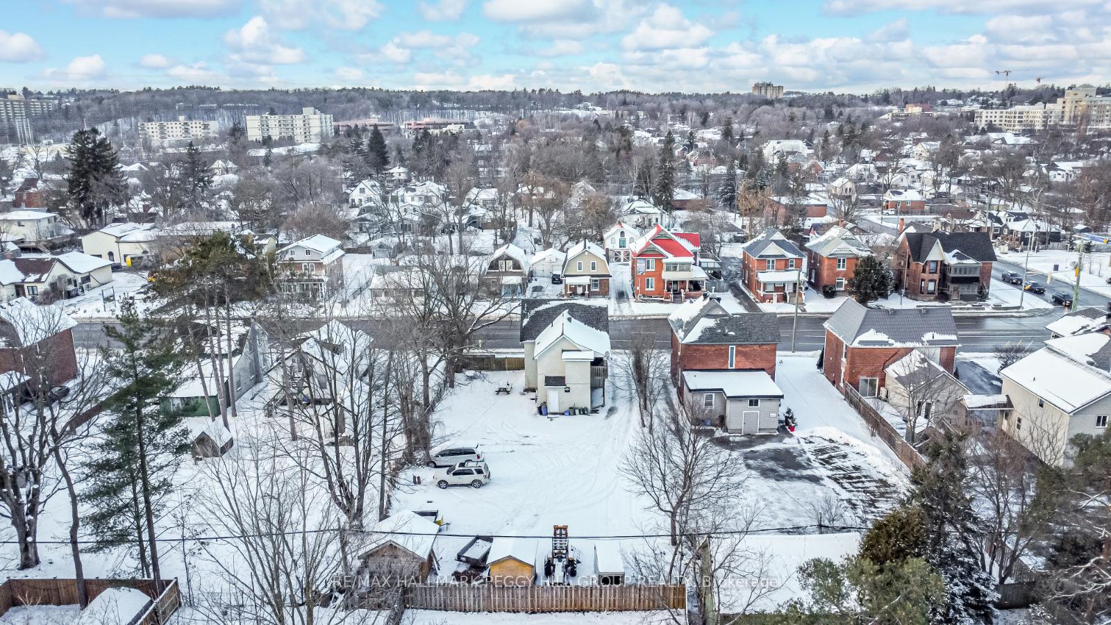 Photo 20 of 183 Dunlop Street W, Barrie, Queen's Park — HOMEH