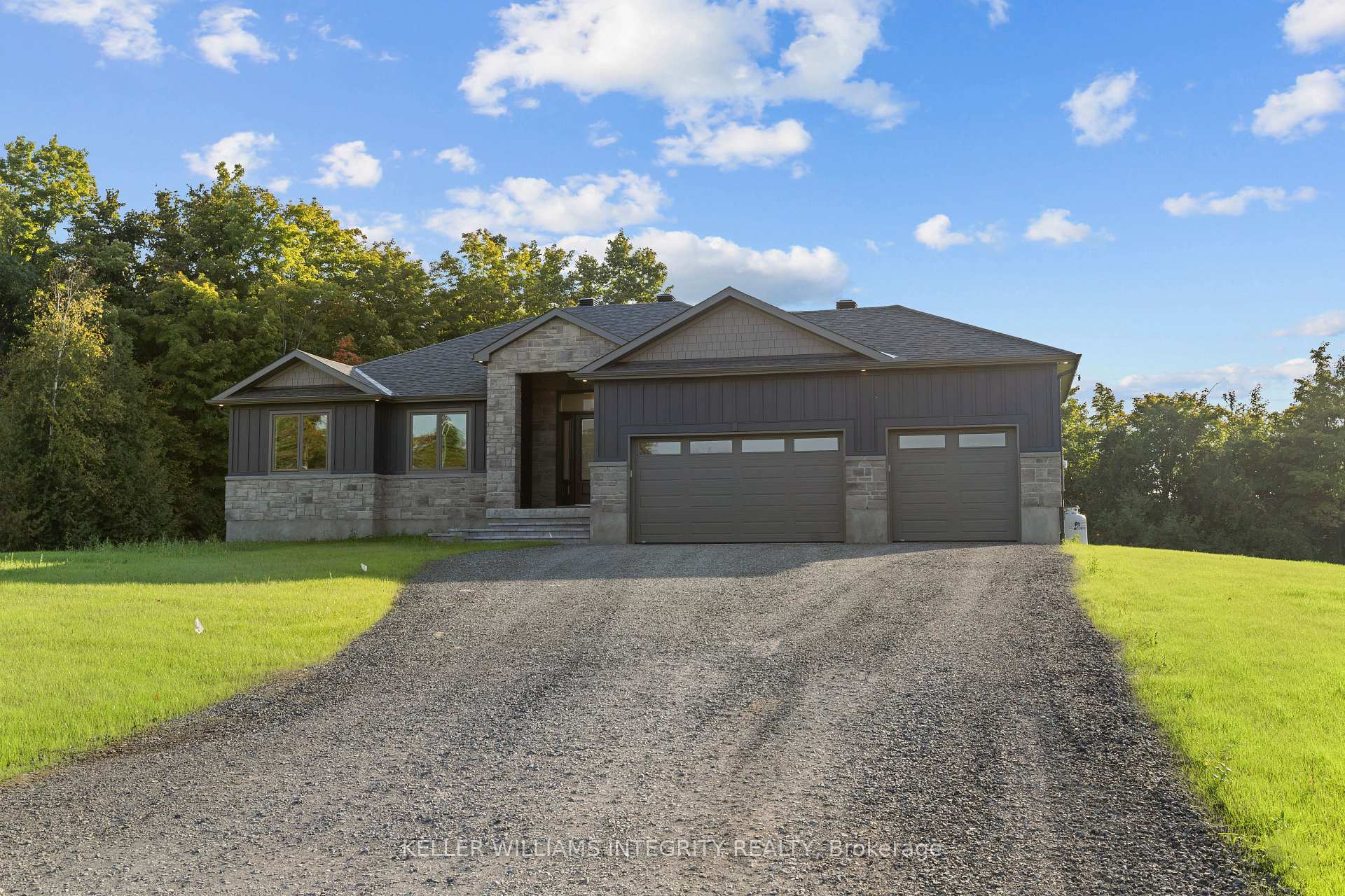 Photo 5 of 312 McEwens Mill Drive, Beckwith, Beckwith Twp — HOMEH
