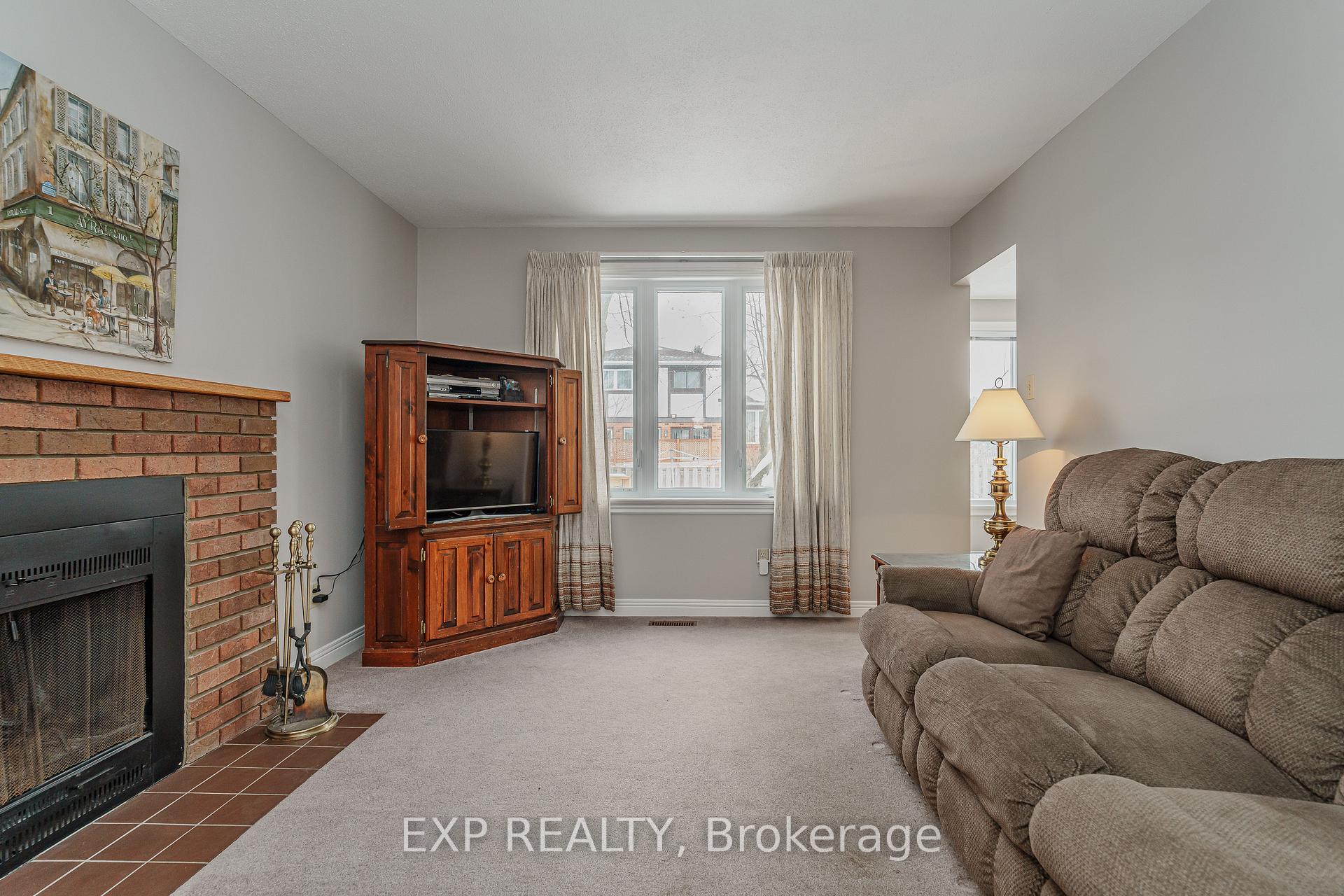 Photo 11 of 24 Mancil Drive, Ottawa, Barrhaven - Knollsbrook — HOMEH