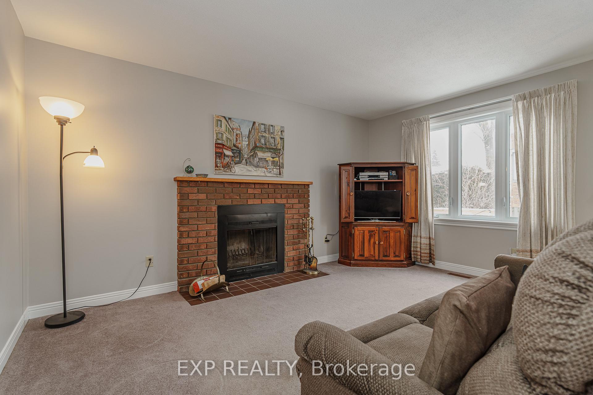 Photo 12 of 24 Mancil Drive, Ottawa, Barrhaven - Knollsbrook — HOMEH