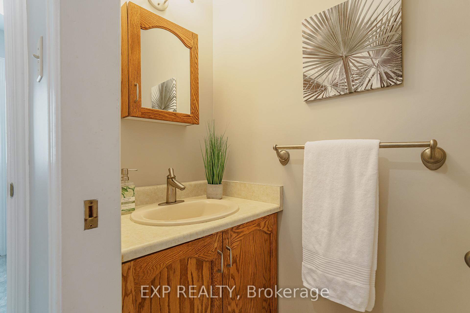 Photo 15 of 24 Mancil Drive, Ottawa, Barrhaven - Knollsbrook — HOMEH