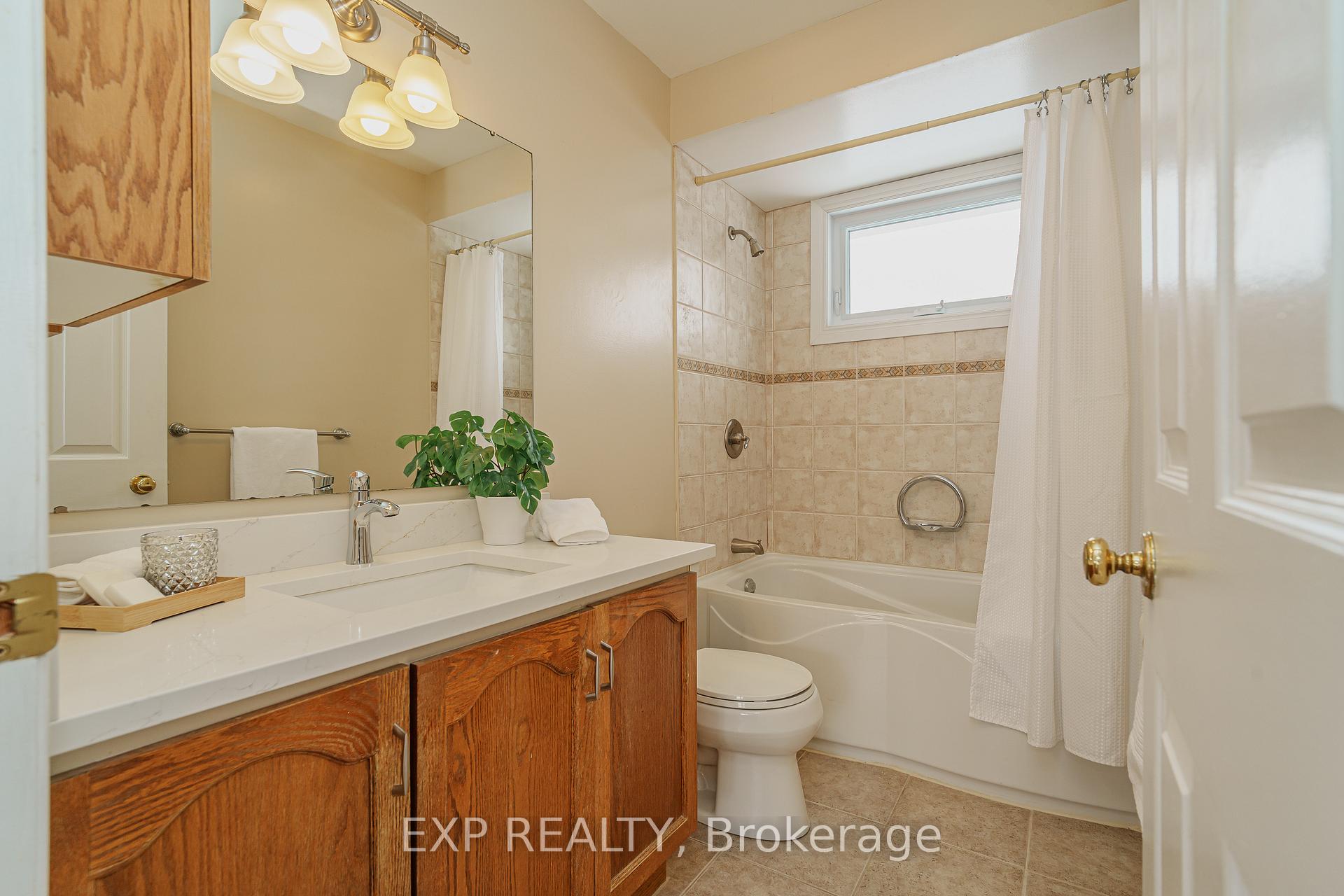 Photo 19 of 24 Mancil Drive, Ottawa, Barrhaven - Knollsbrook — HOMEH