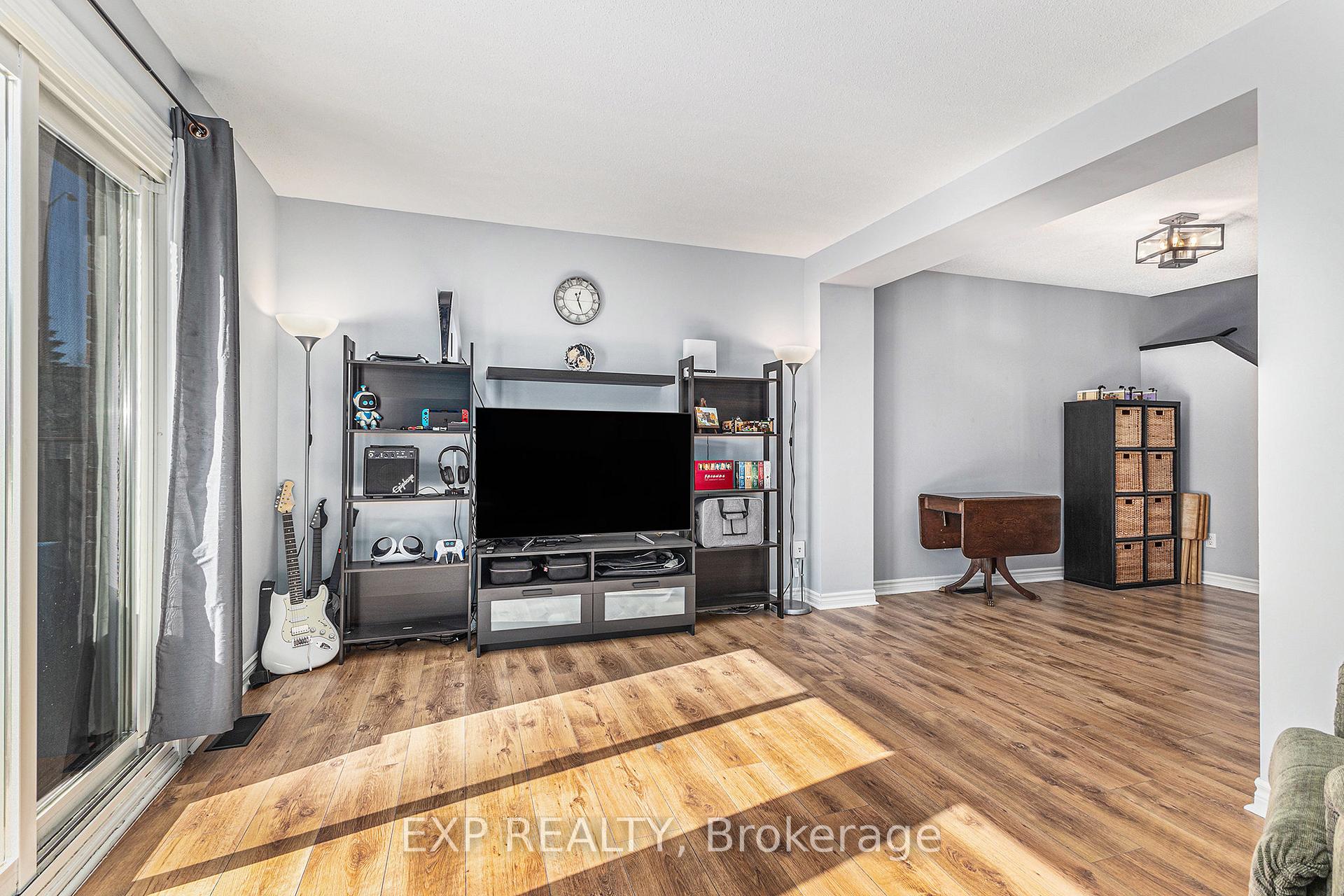 Photo 8 of 84 Woodford Way, Ottawa, Barrhaven - Longfields — HOMEH