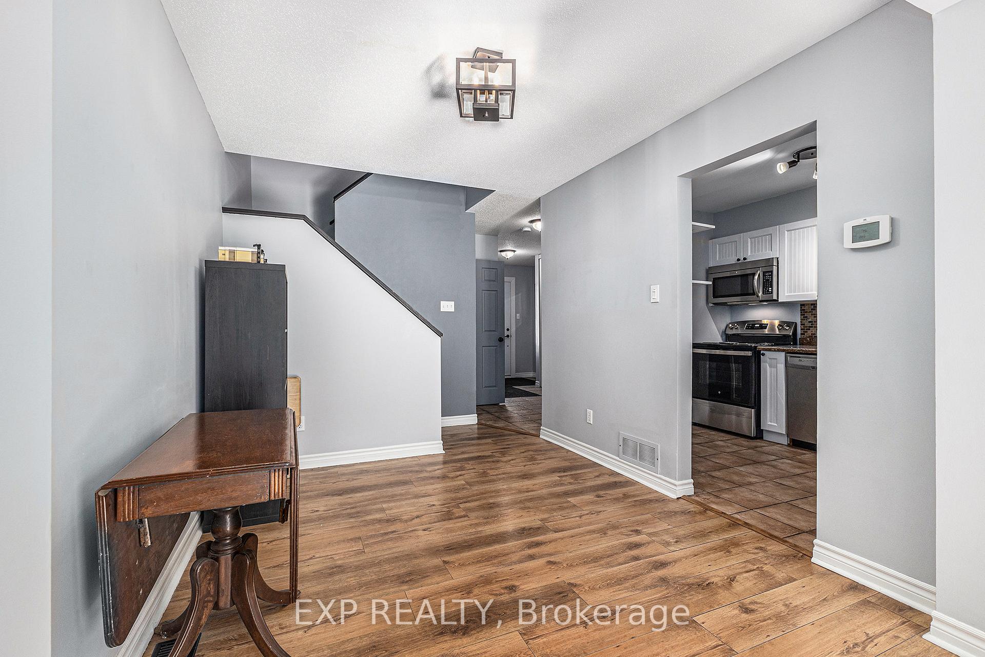 Photo 9 of 84 Woodford Way, Ottawa, Barrhaven - Longfields — HOMEH