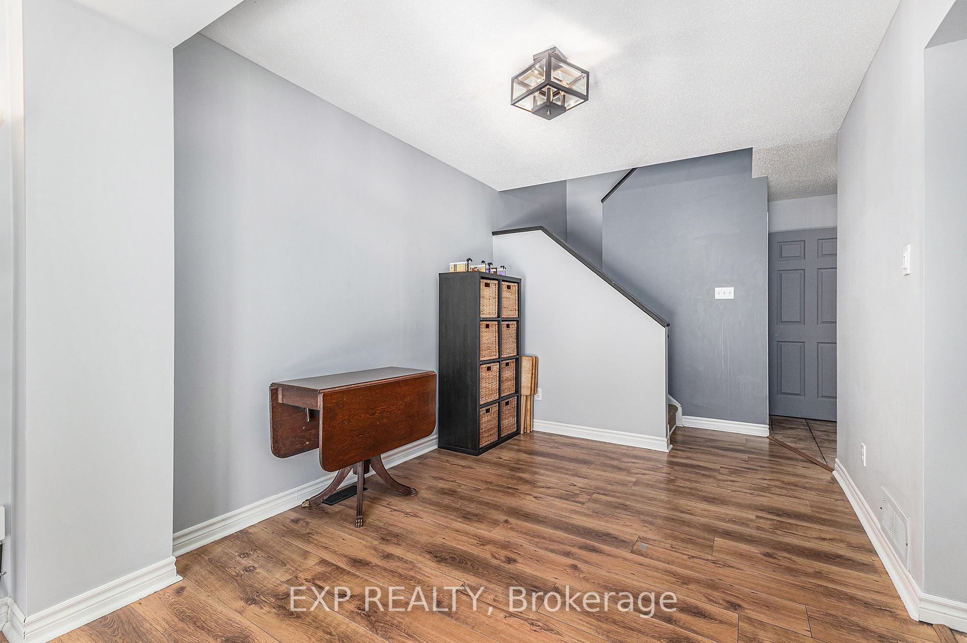Photo 10 of 84 Woodford Way, Ottawa, Barrhaven - Longfields — HOMEH