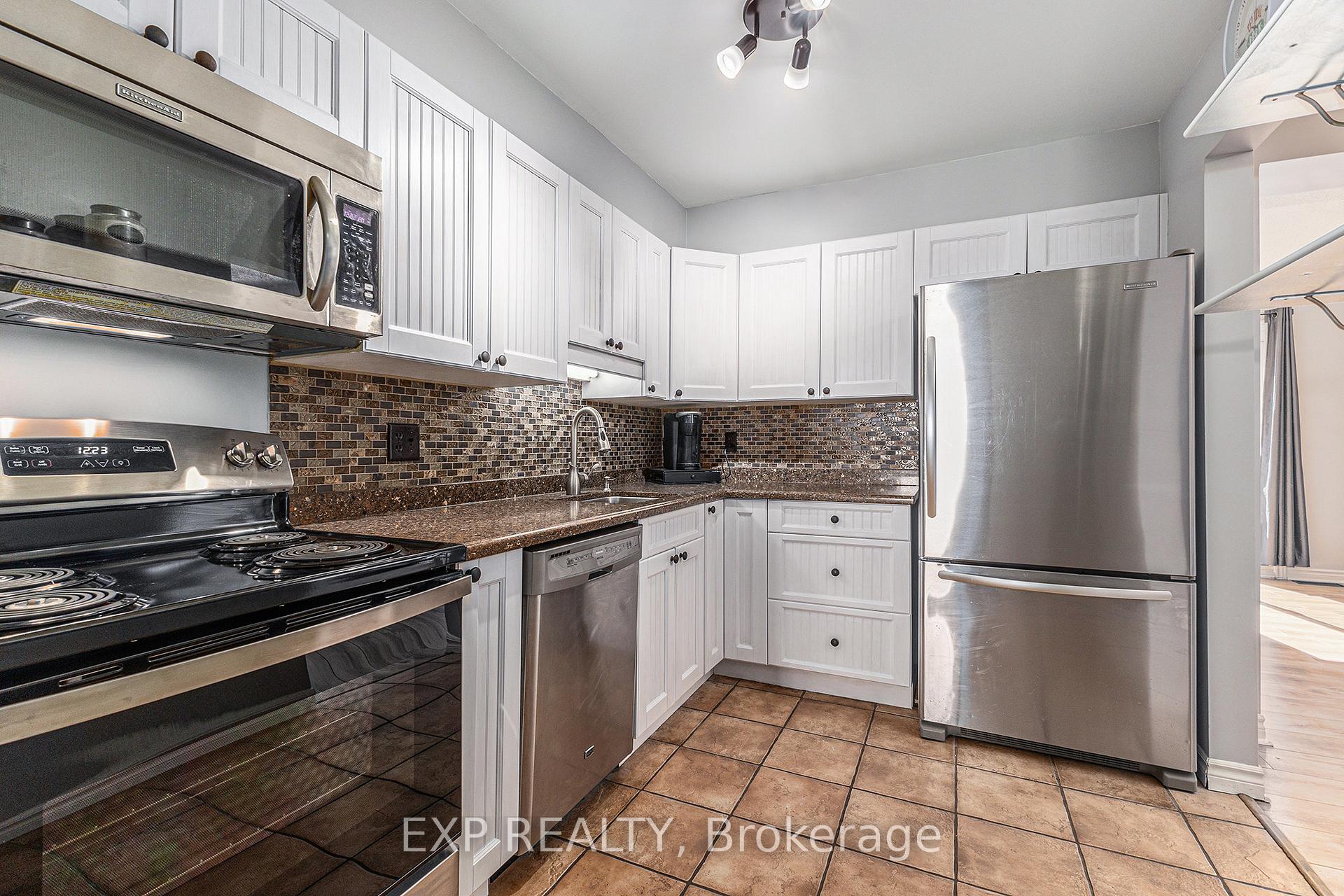 Photo 12 of 84 Woodford Way, Ottawa, Barrhaven - Longfields — HOMEH