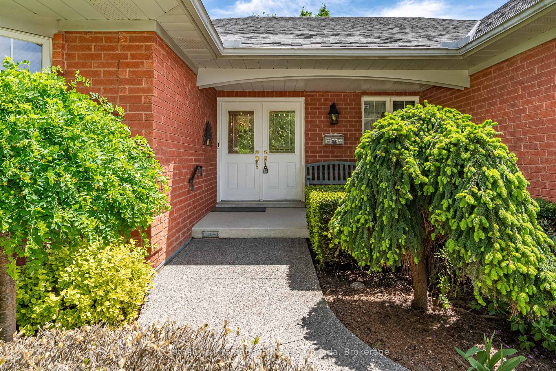 Photo 3 of 141 Springfield Boulevard, Hamilton, Meadowlands — HOMEH